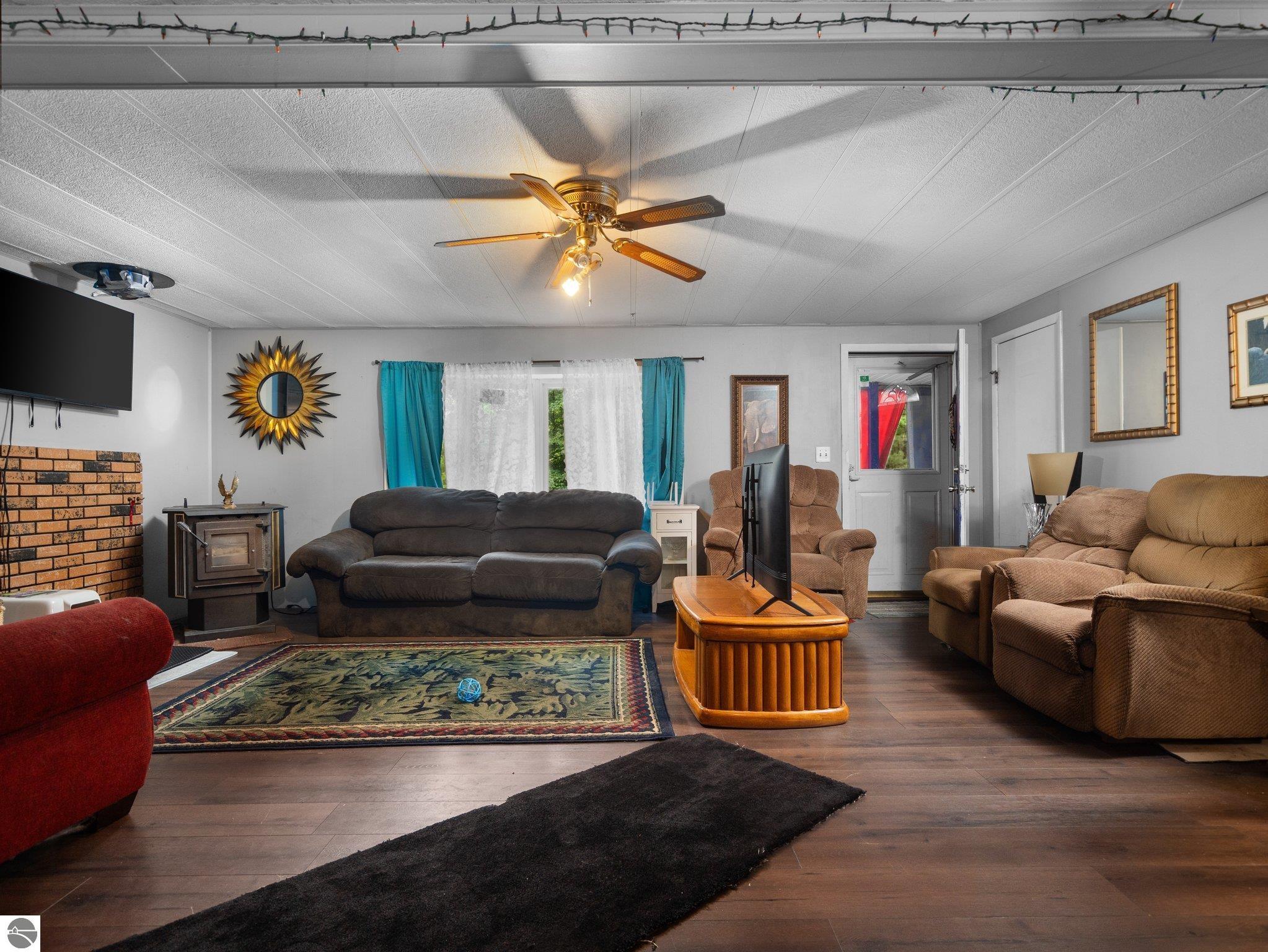 202 W Sharon Road, SW