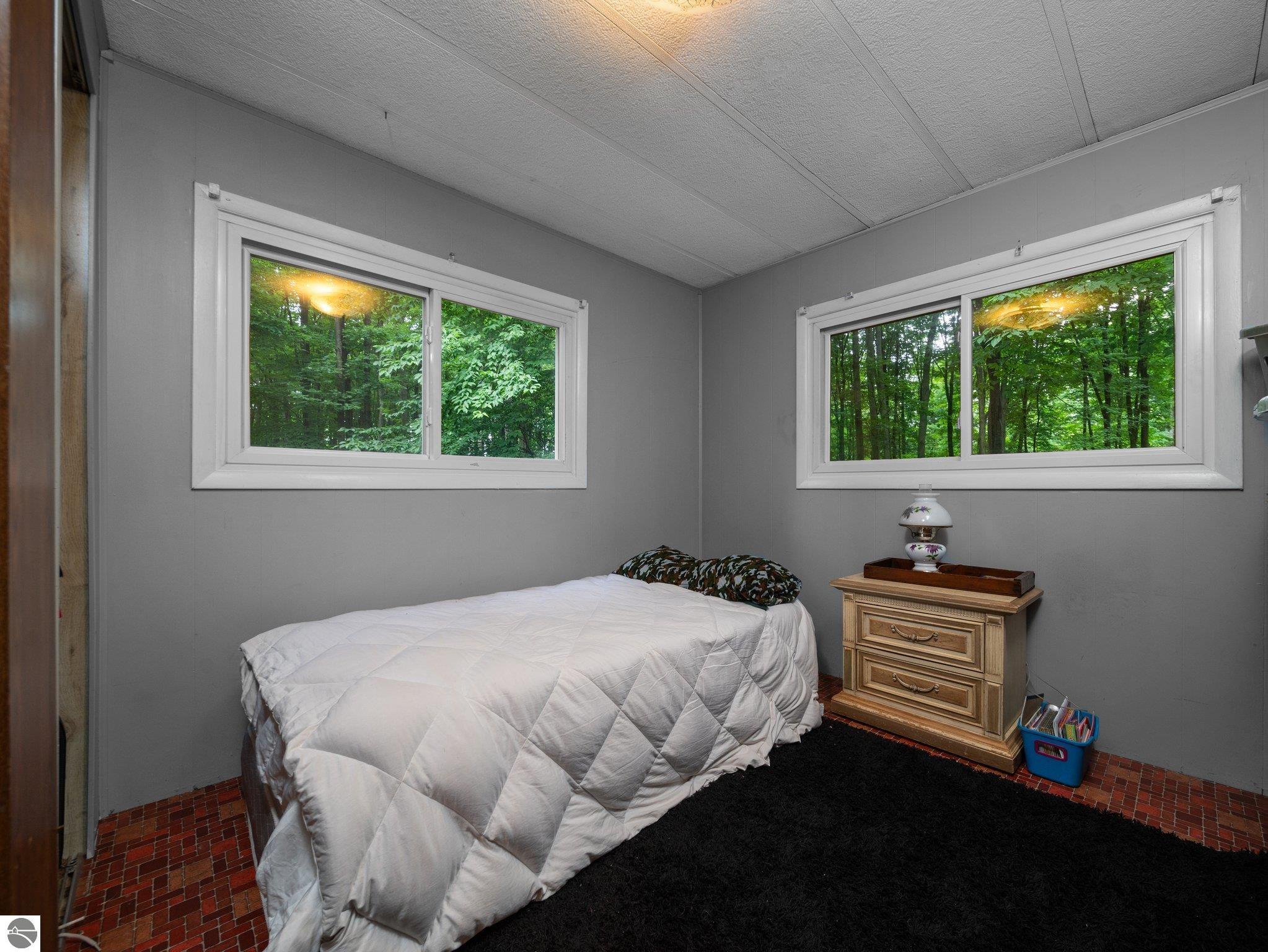 202 W Sharon Road, SW
