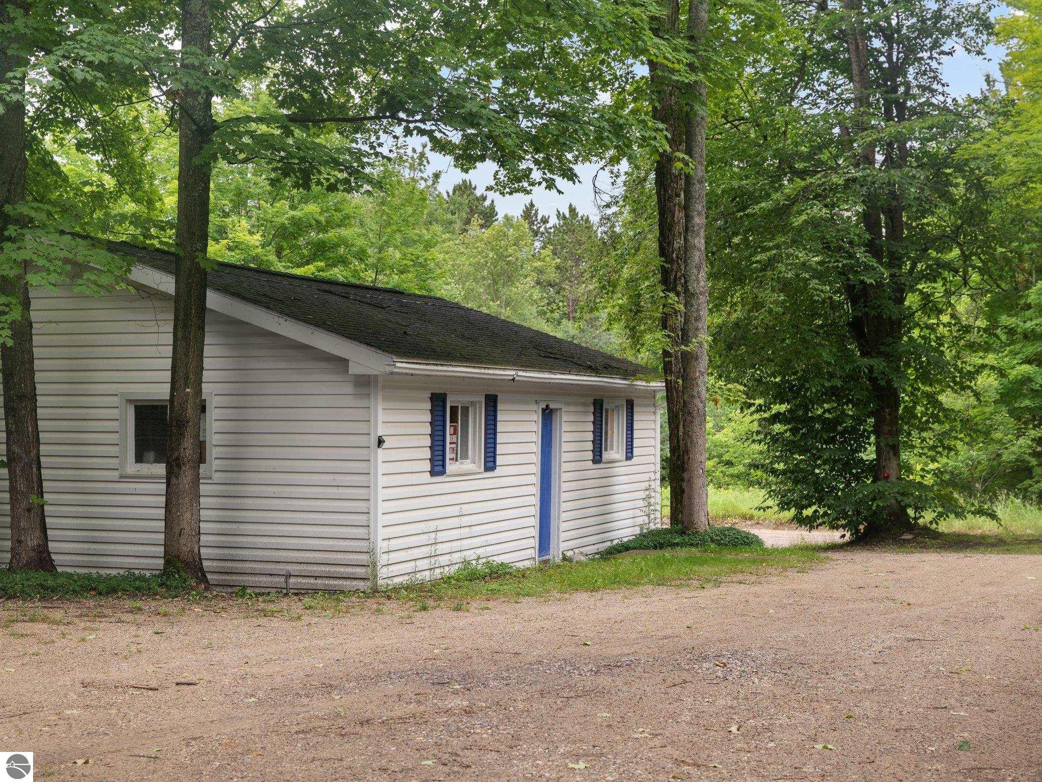 202 W Sharon Road, SW