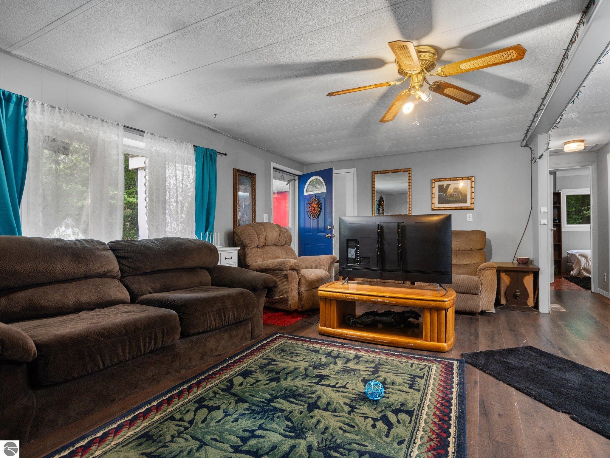 202 W Sharon Road, SW