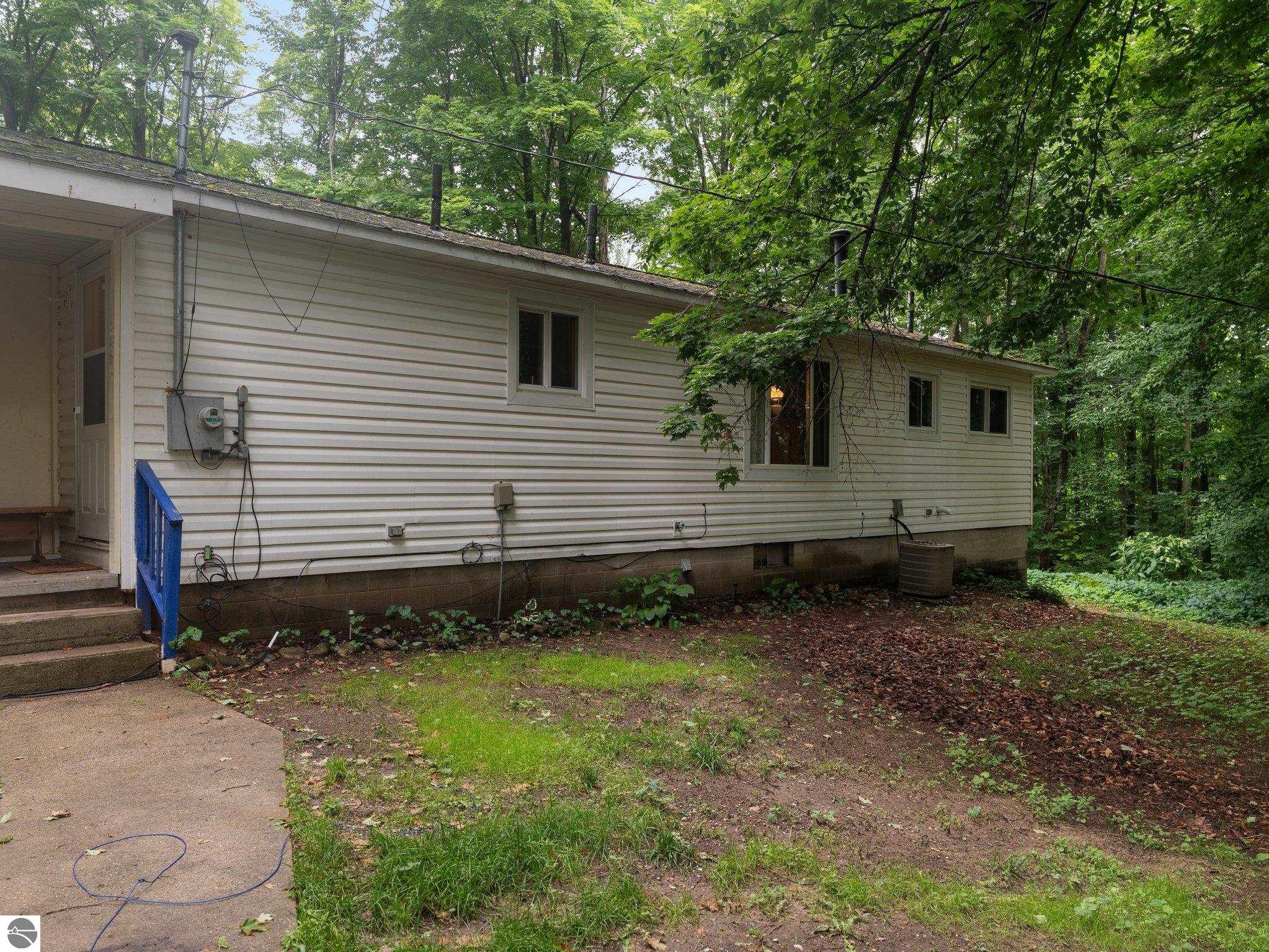 202 W Sharon Road, SW