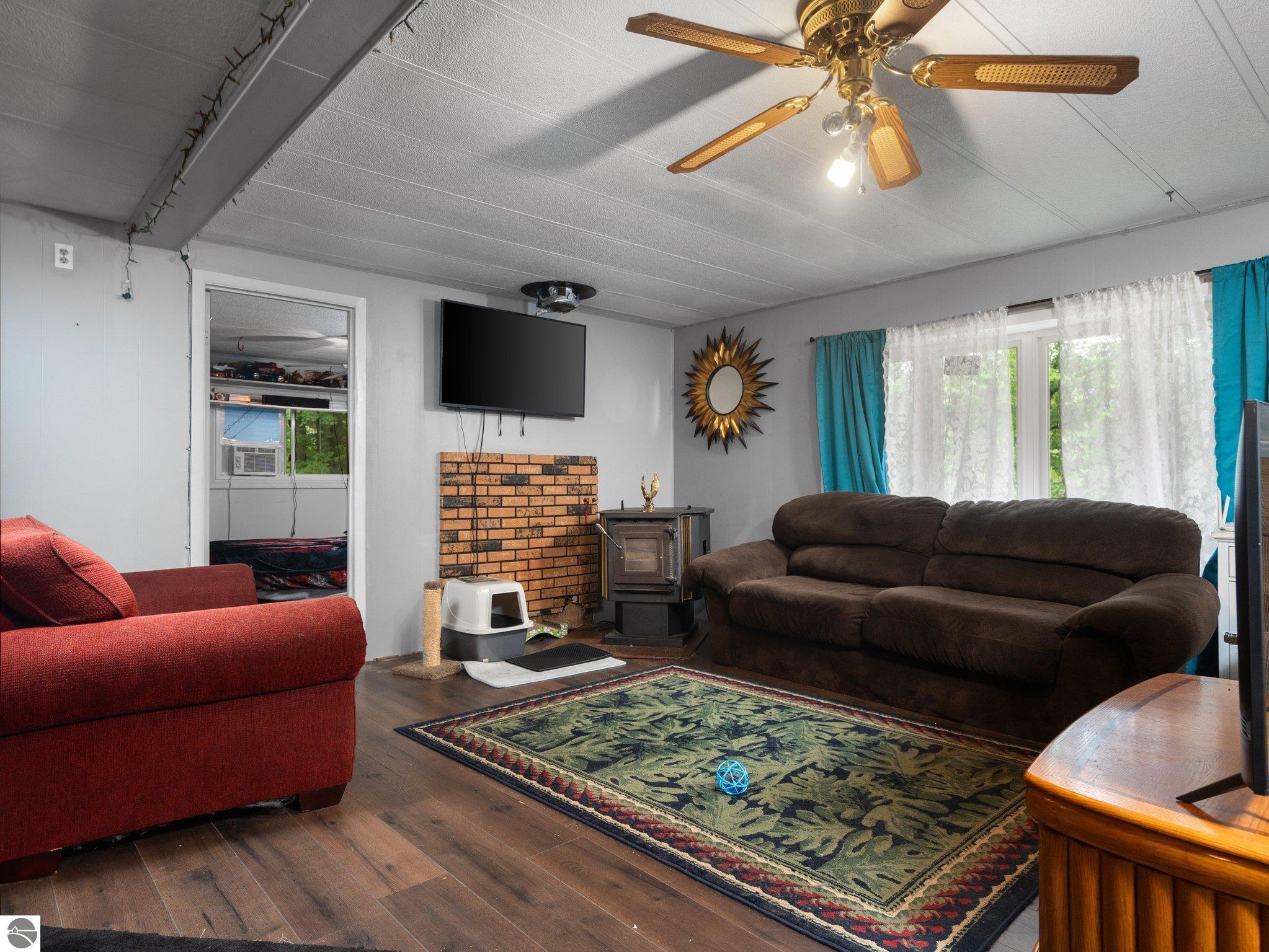 202 W Sharon Road, SW