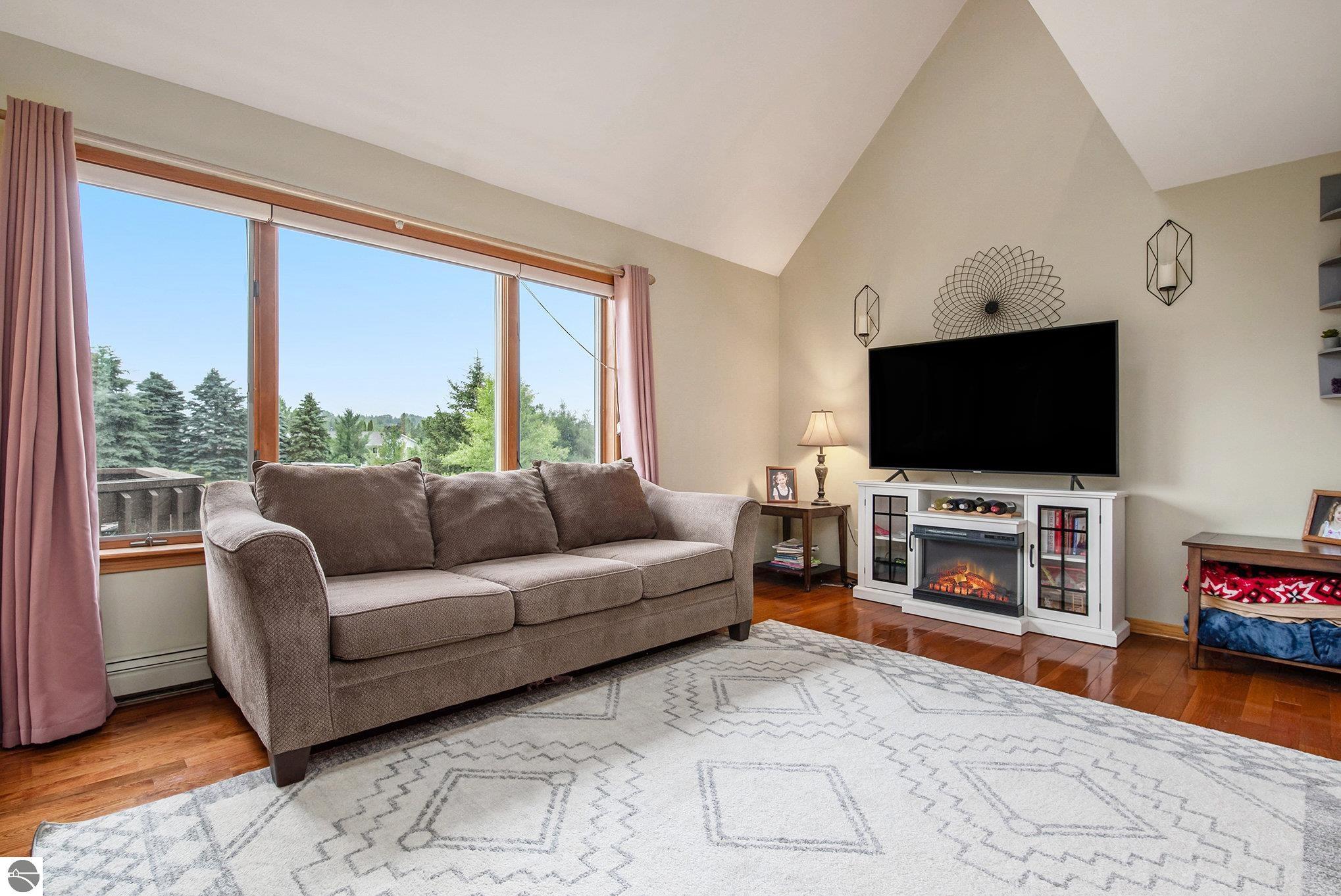 6112 London Drive