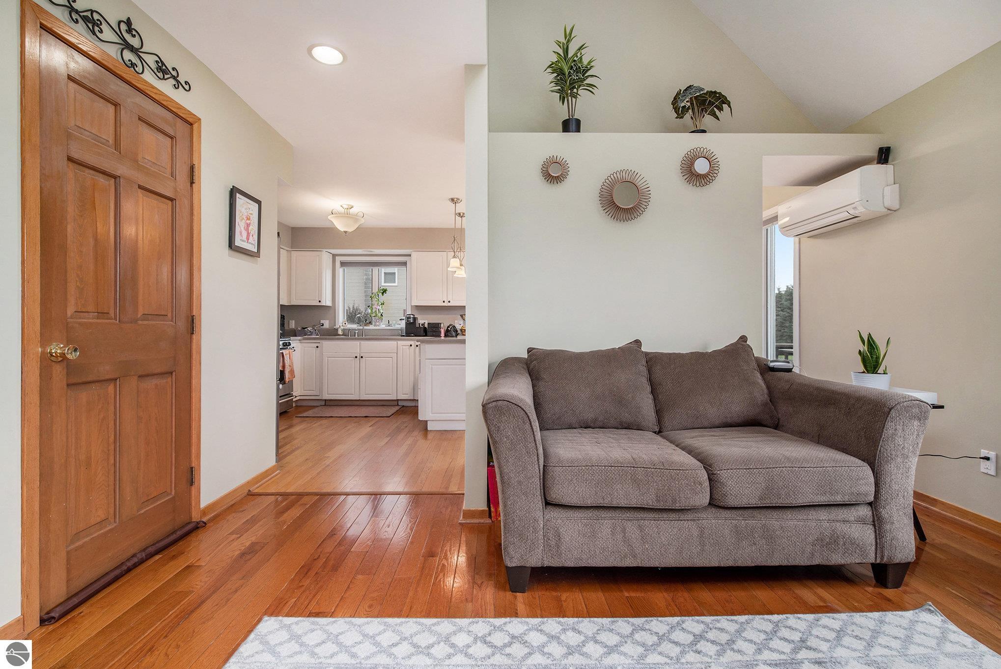 6112 London Drive