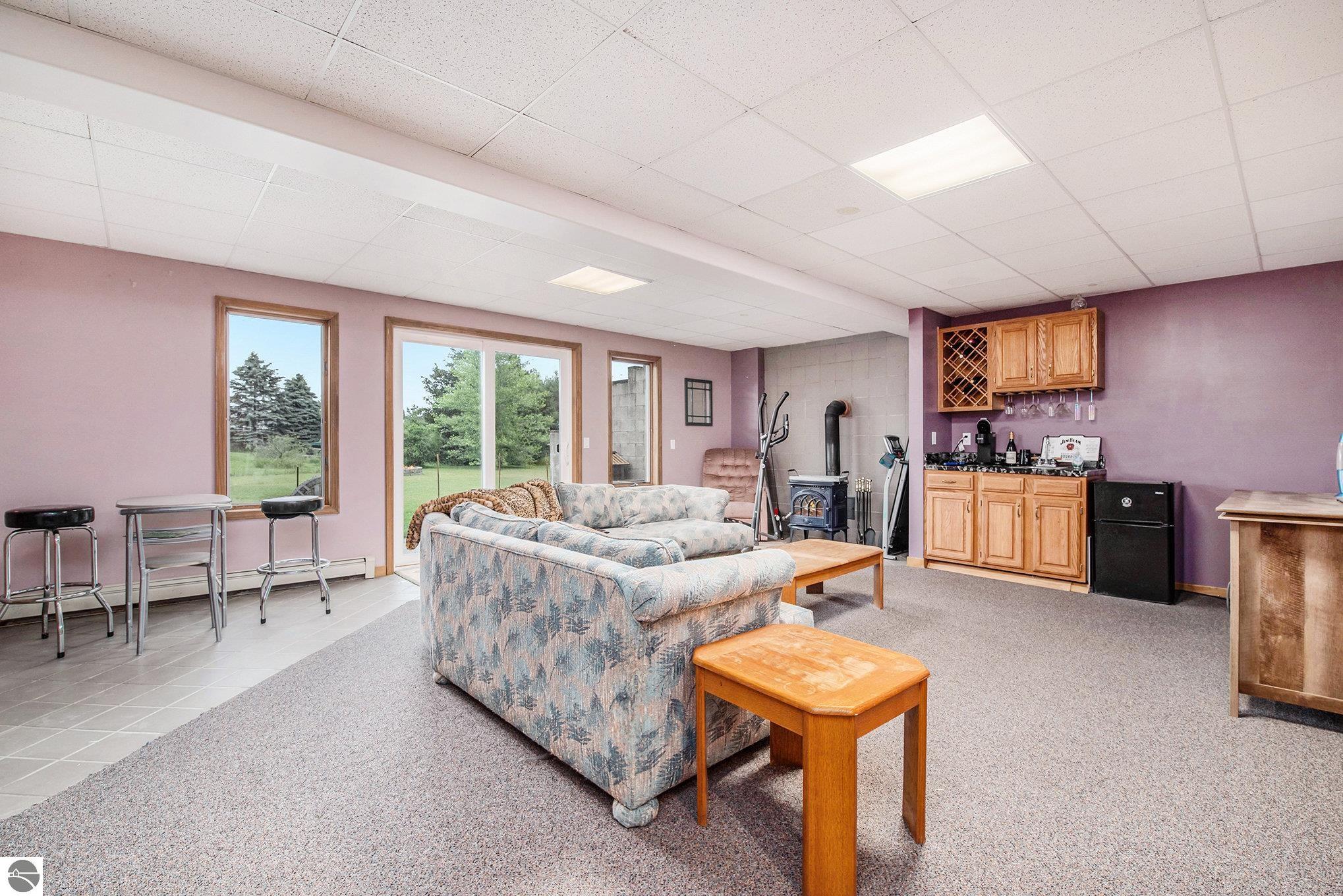 6112 London Drive