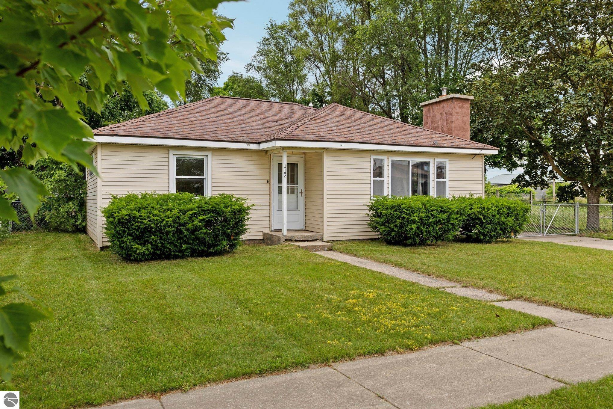 112 W Dresden Street