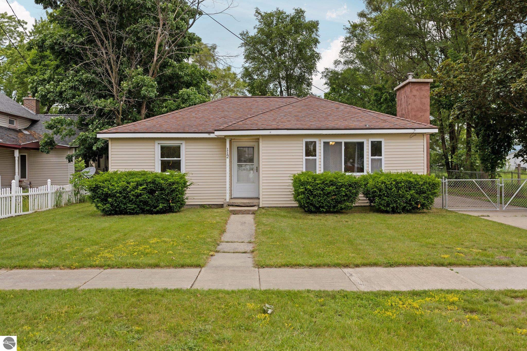 112 W Dresden Street