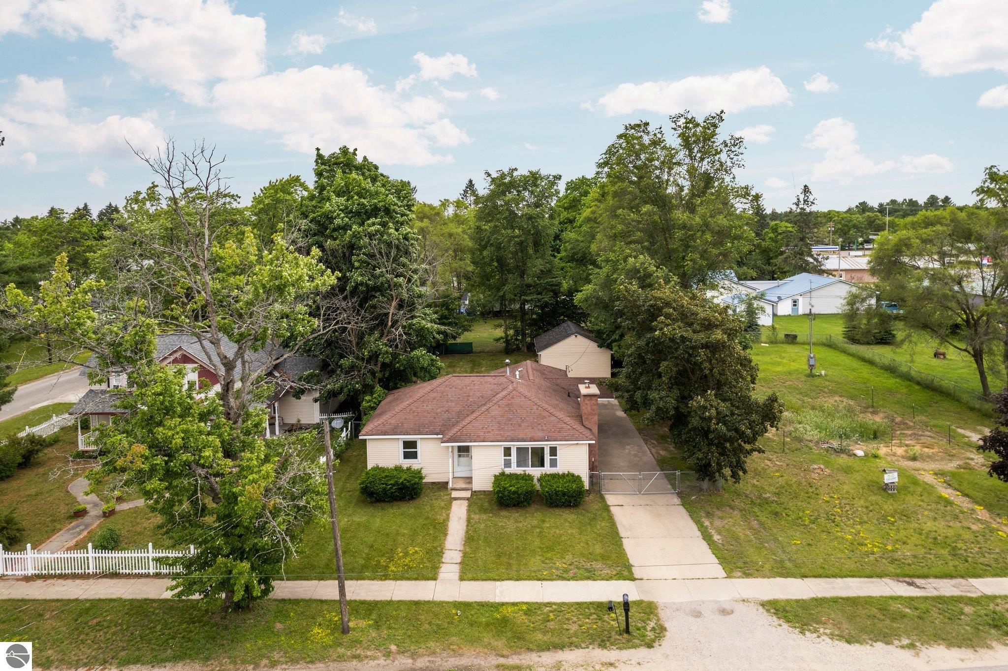 112 W Dresden Street
