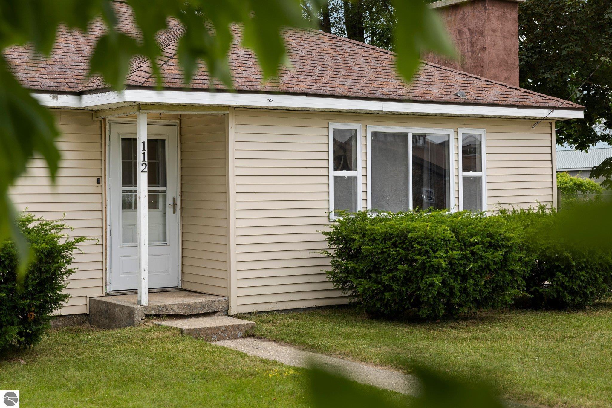 112 W Dresden Street
