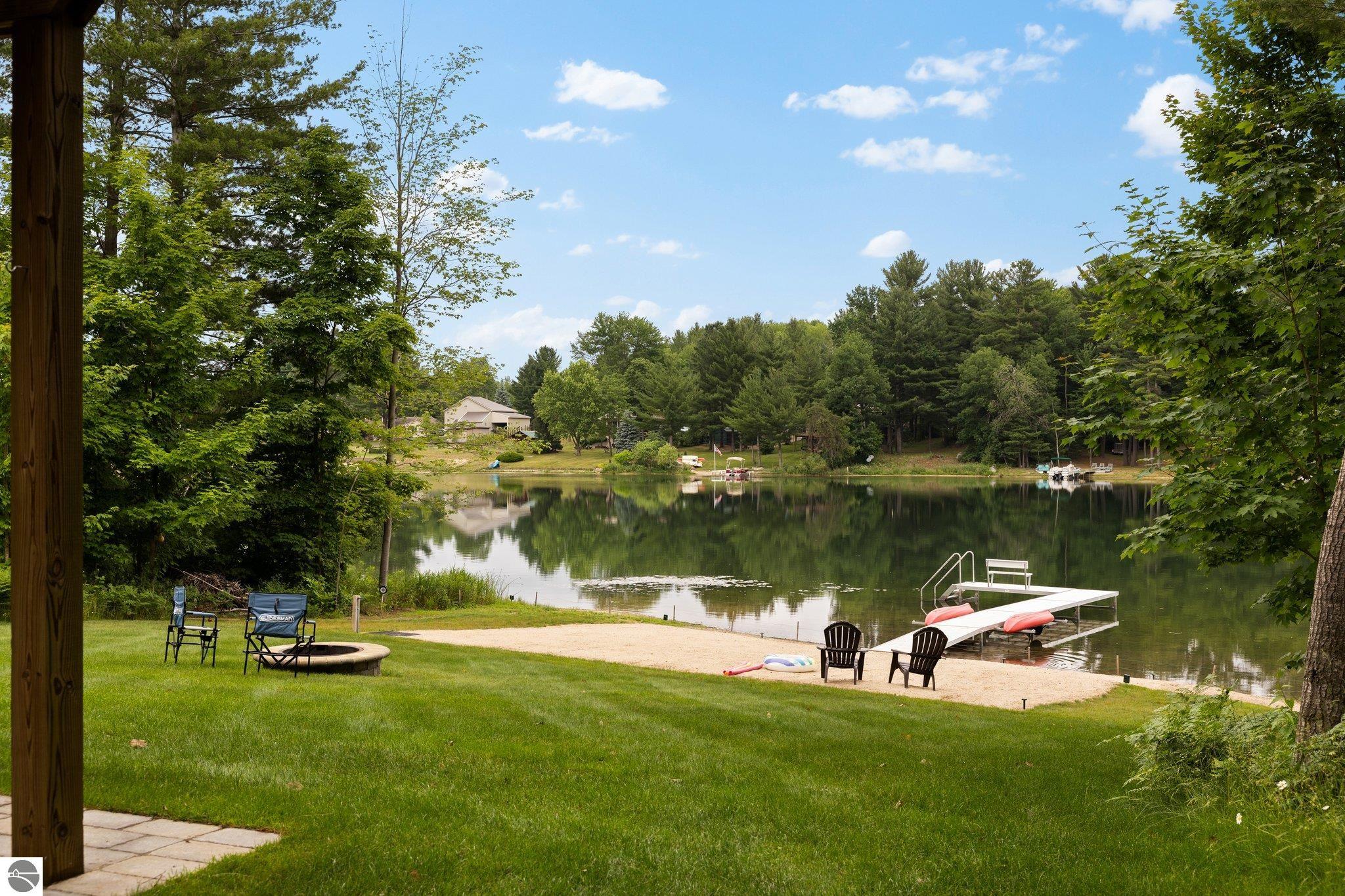 516 Gitchegumee Drive