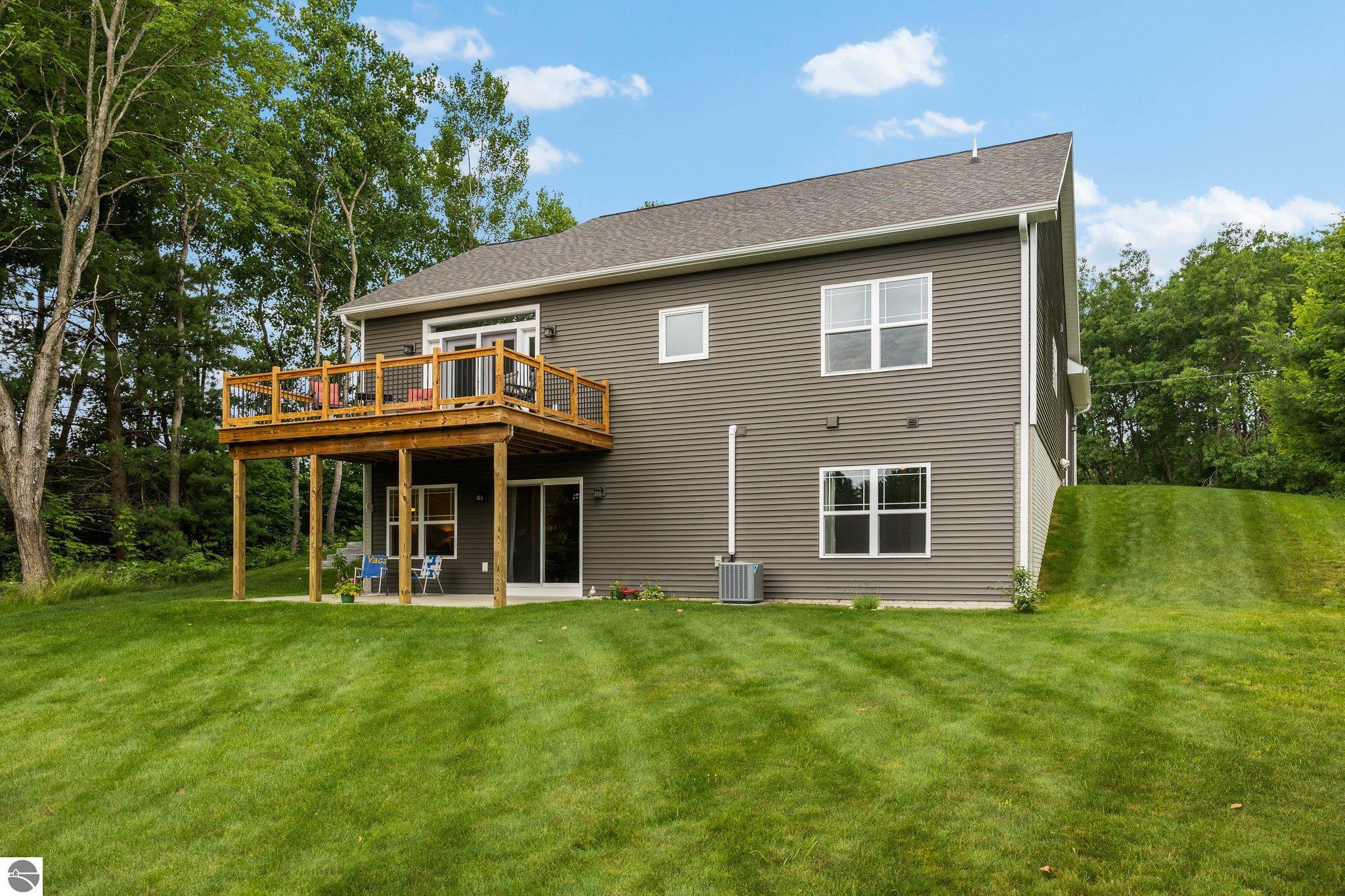 516 Gitchegumee Drive