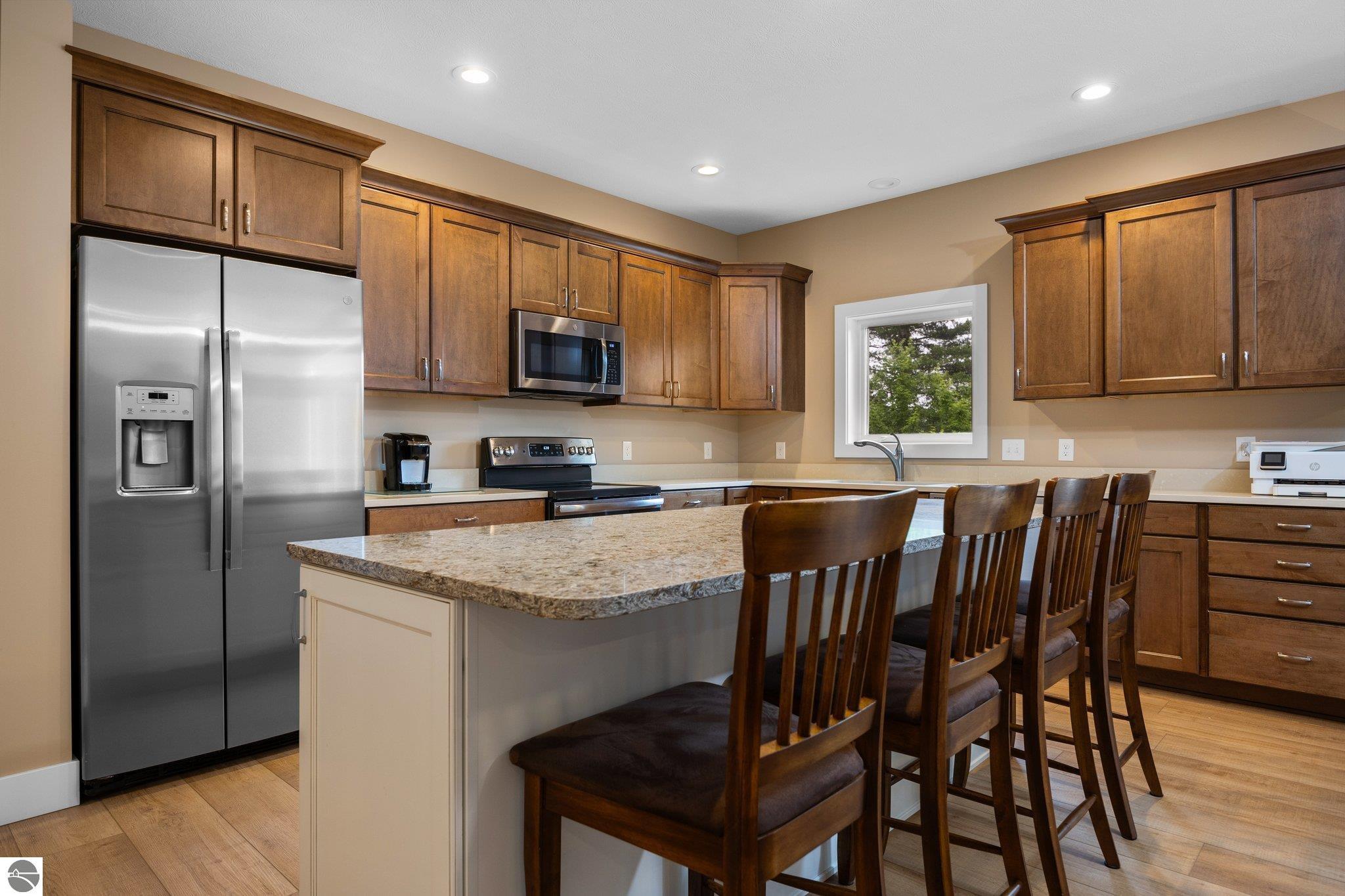 516 Gitchegumee Drive