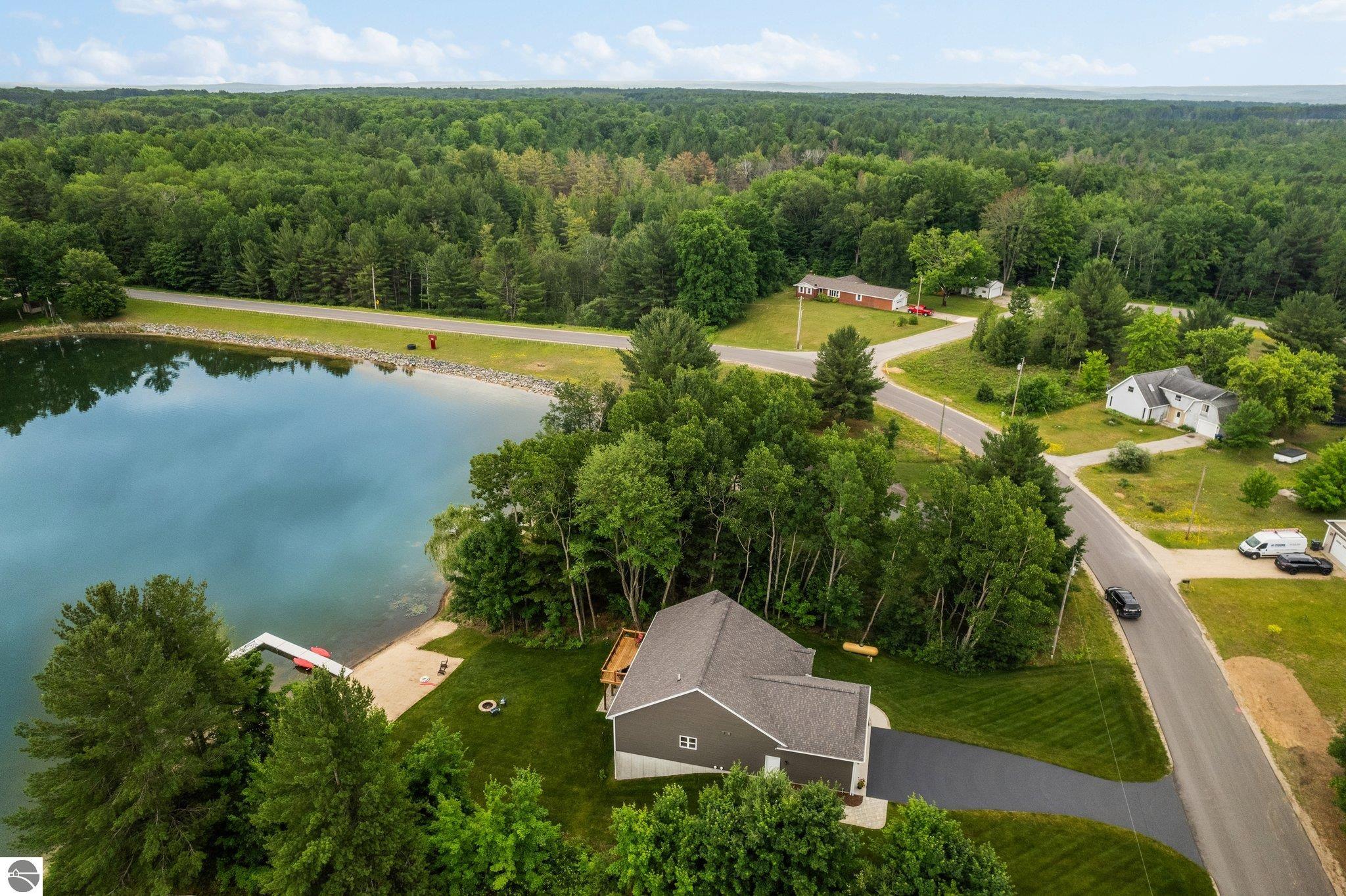 516 Gitchegumee Drive
