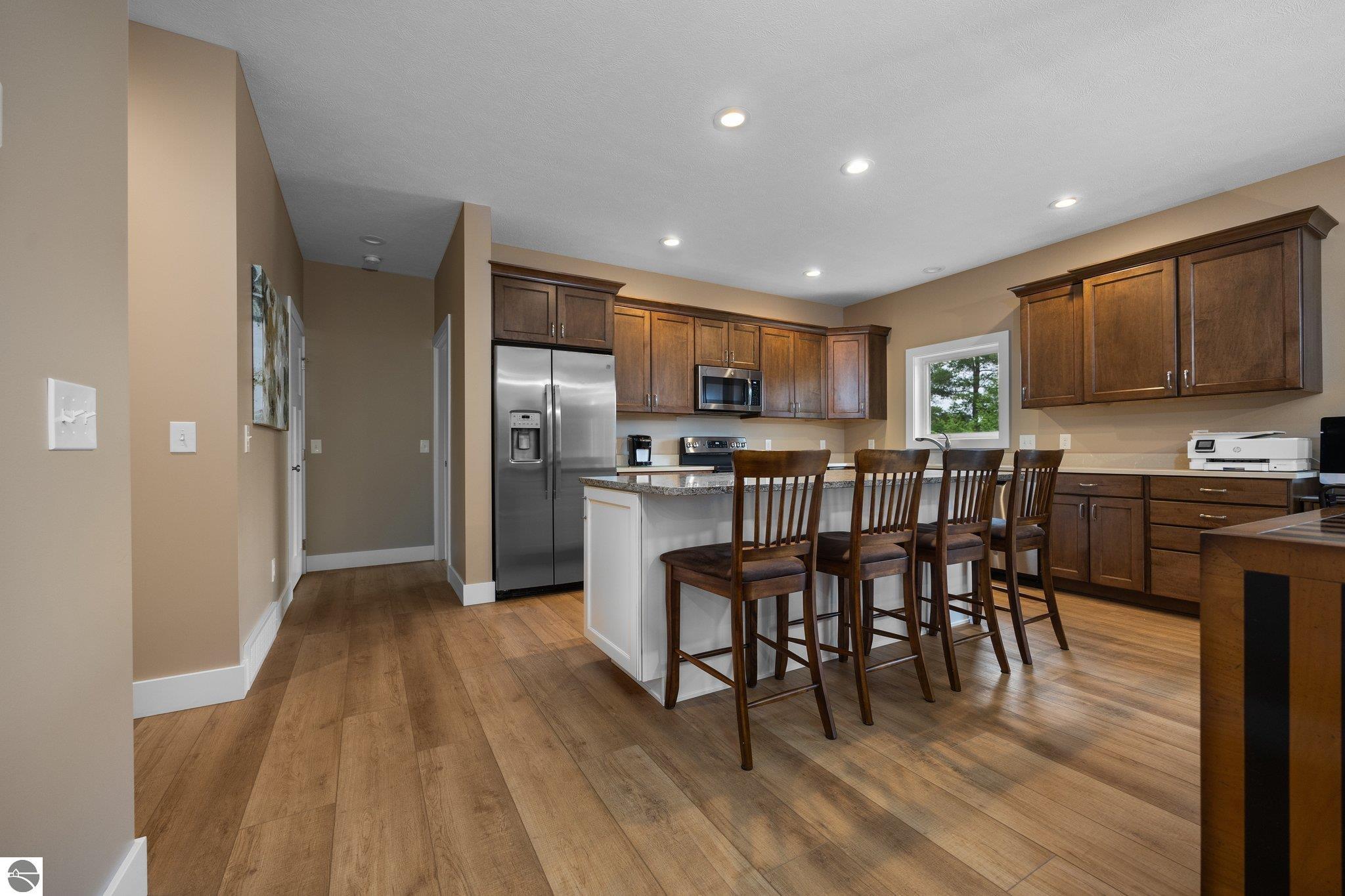 516 Gitchegumee Drive