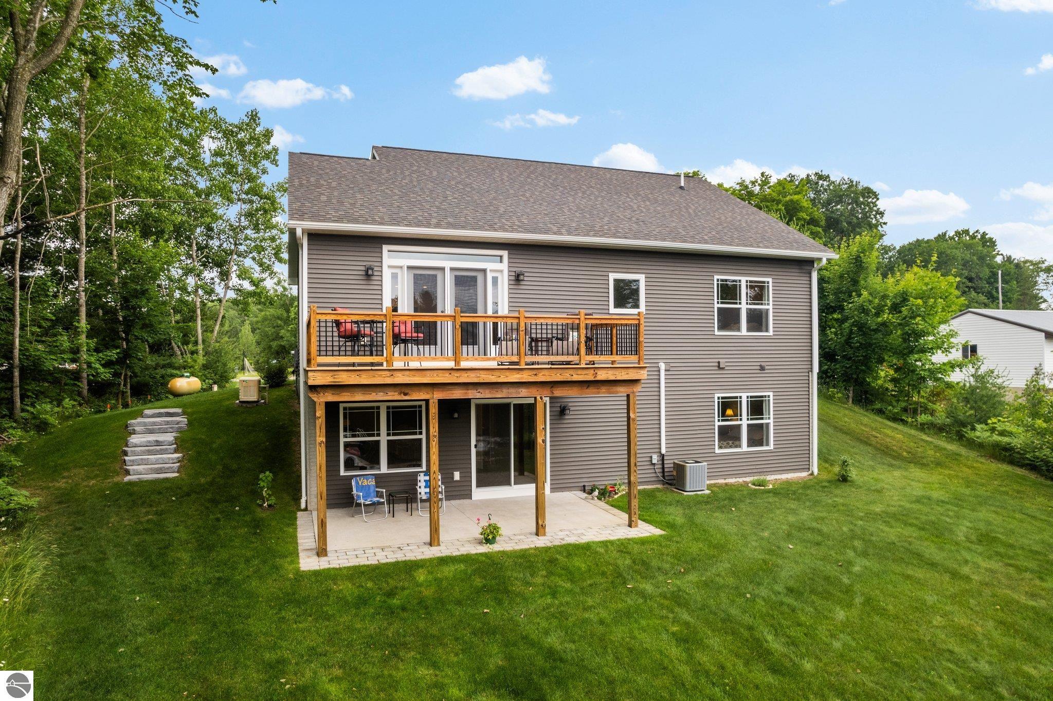 516 Gitchegumee Drive