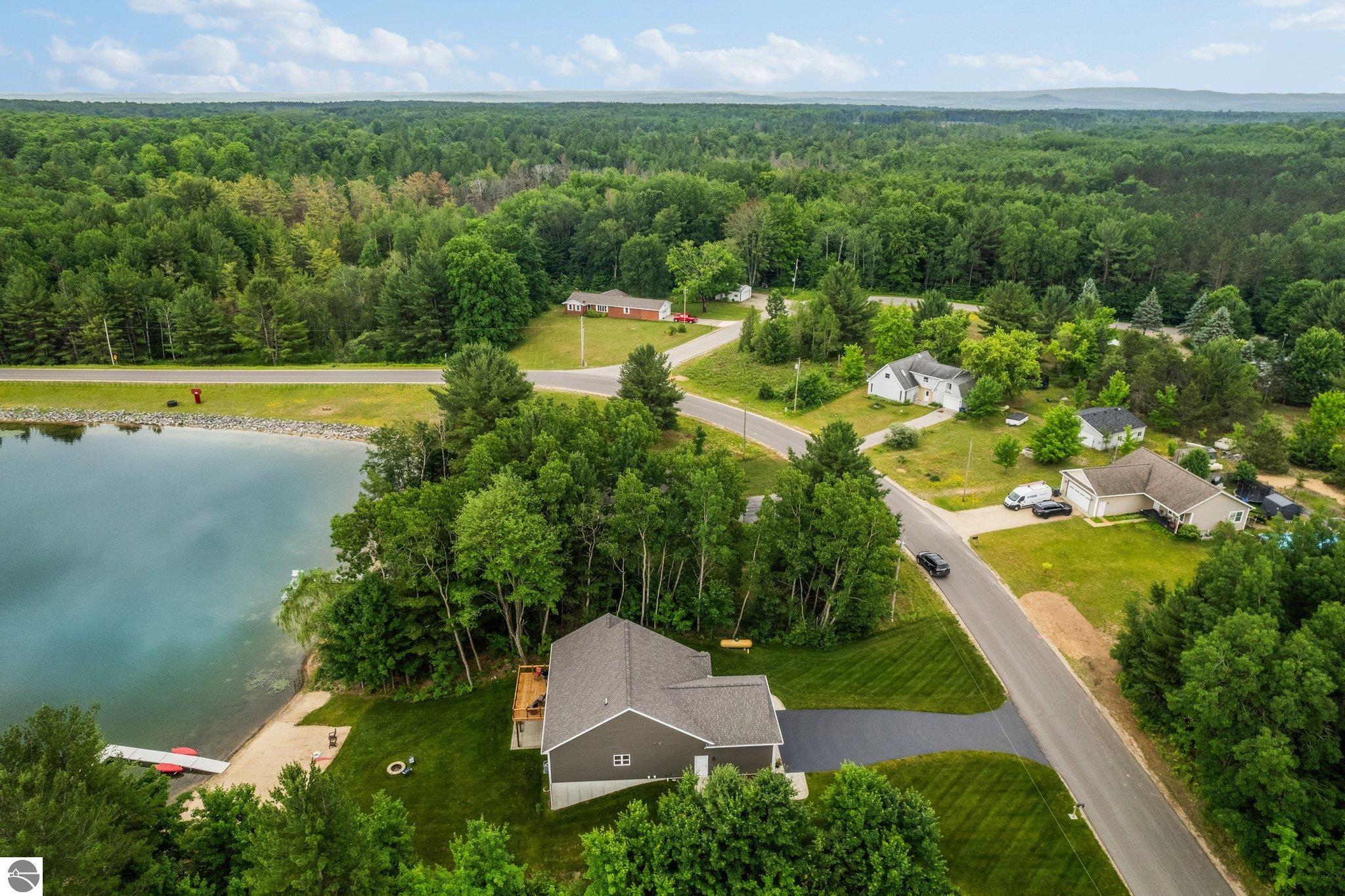 516 Gitchegumee Drive