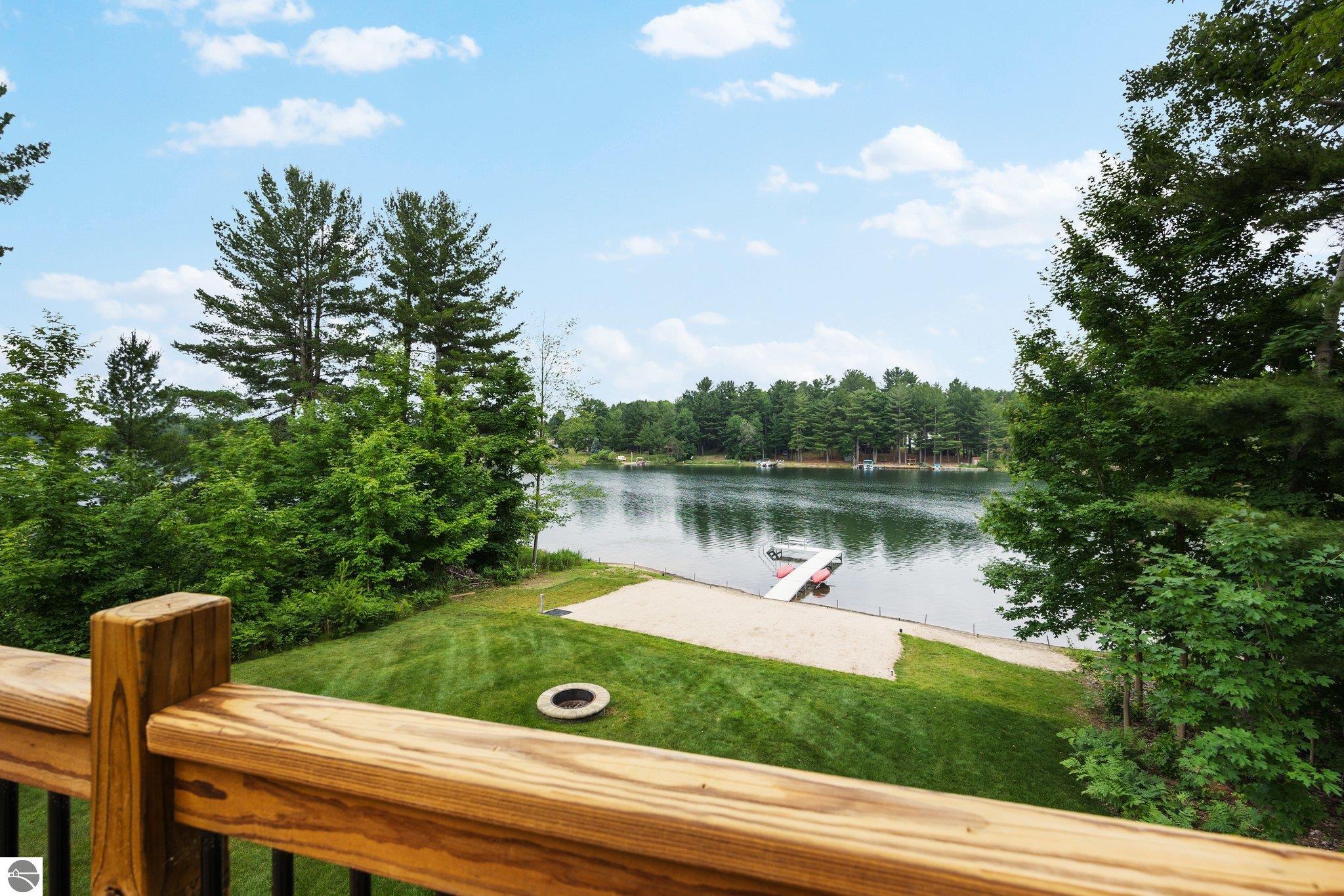 516 Gitchegumee Drive