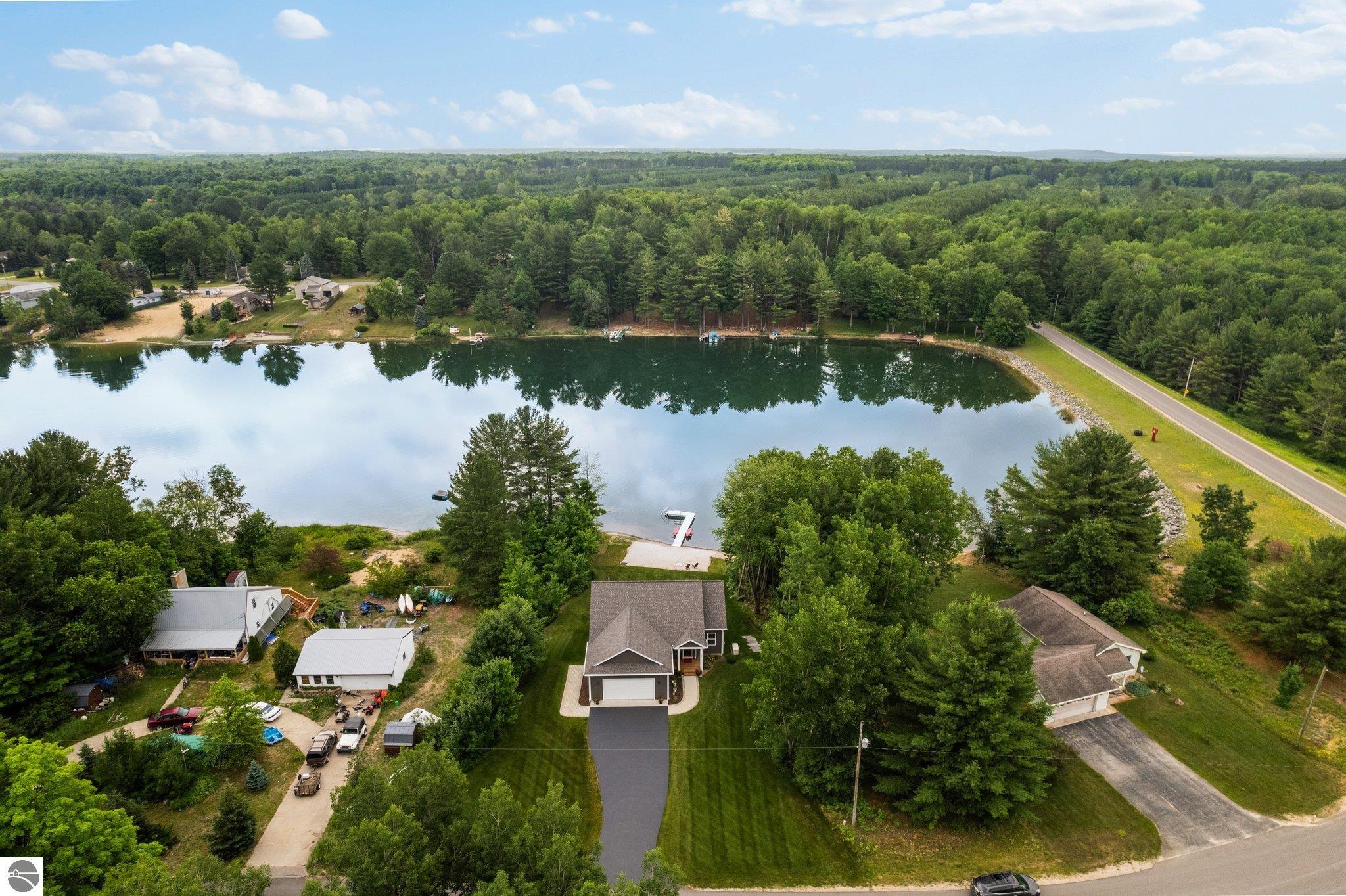 516 Gitchegumee Drive