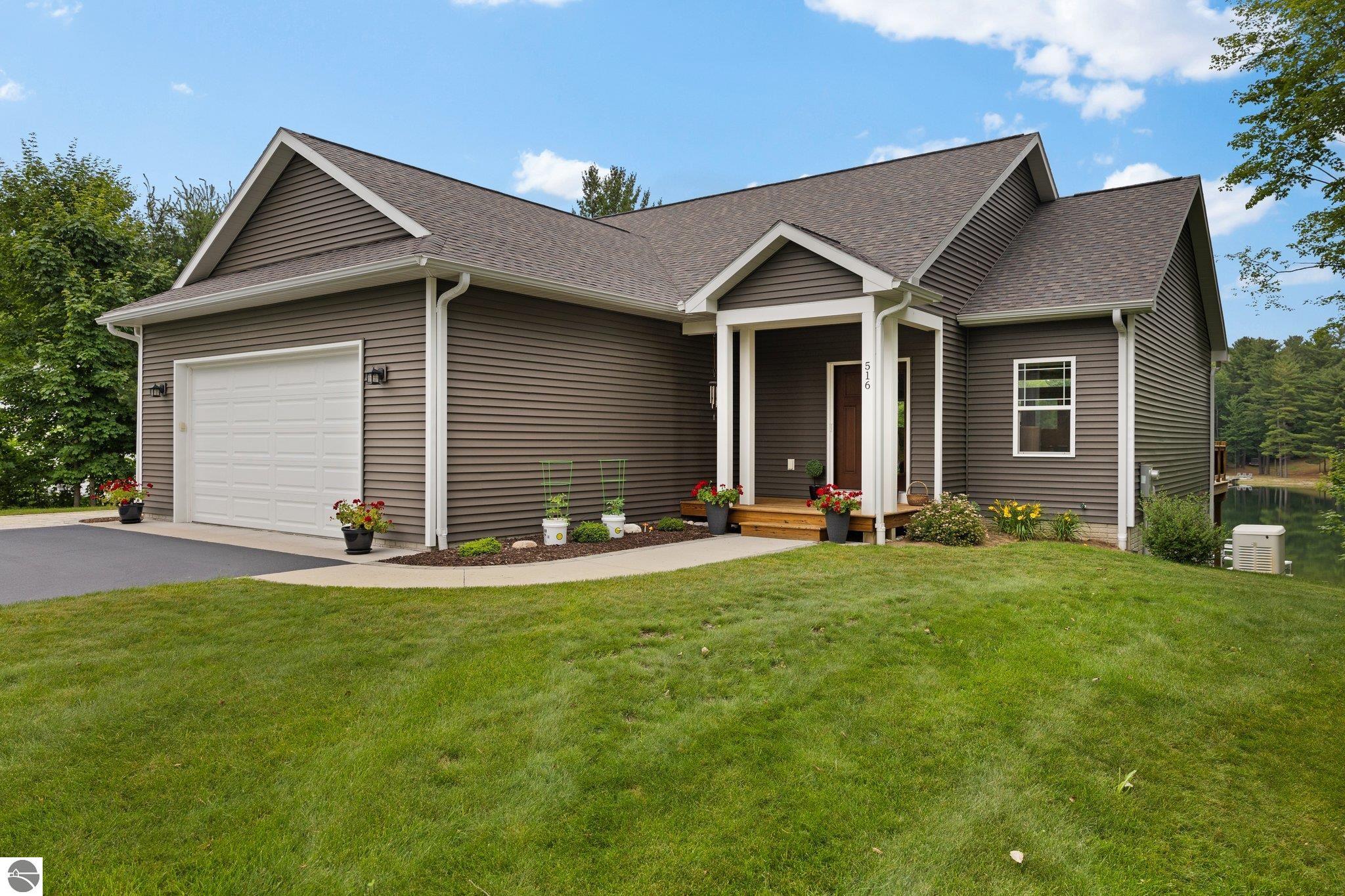 516 Gitchegumee Drive