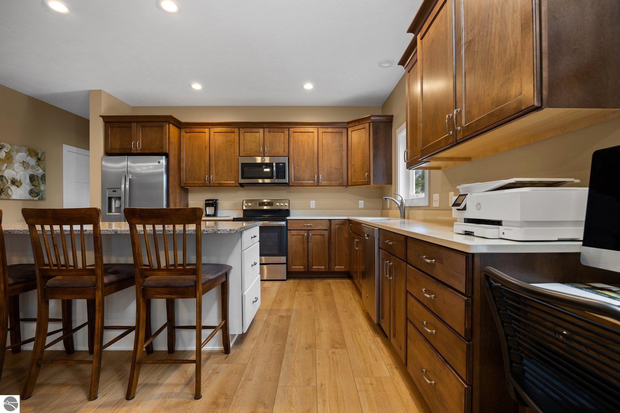 516 Gitchegumee Drive
