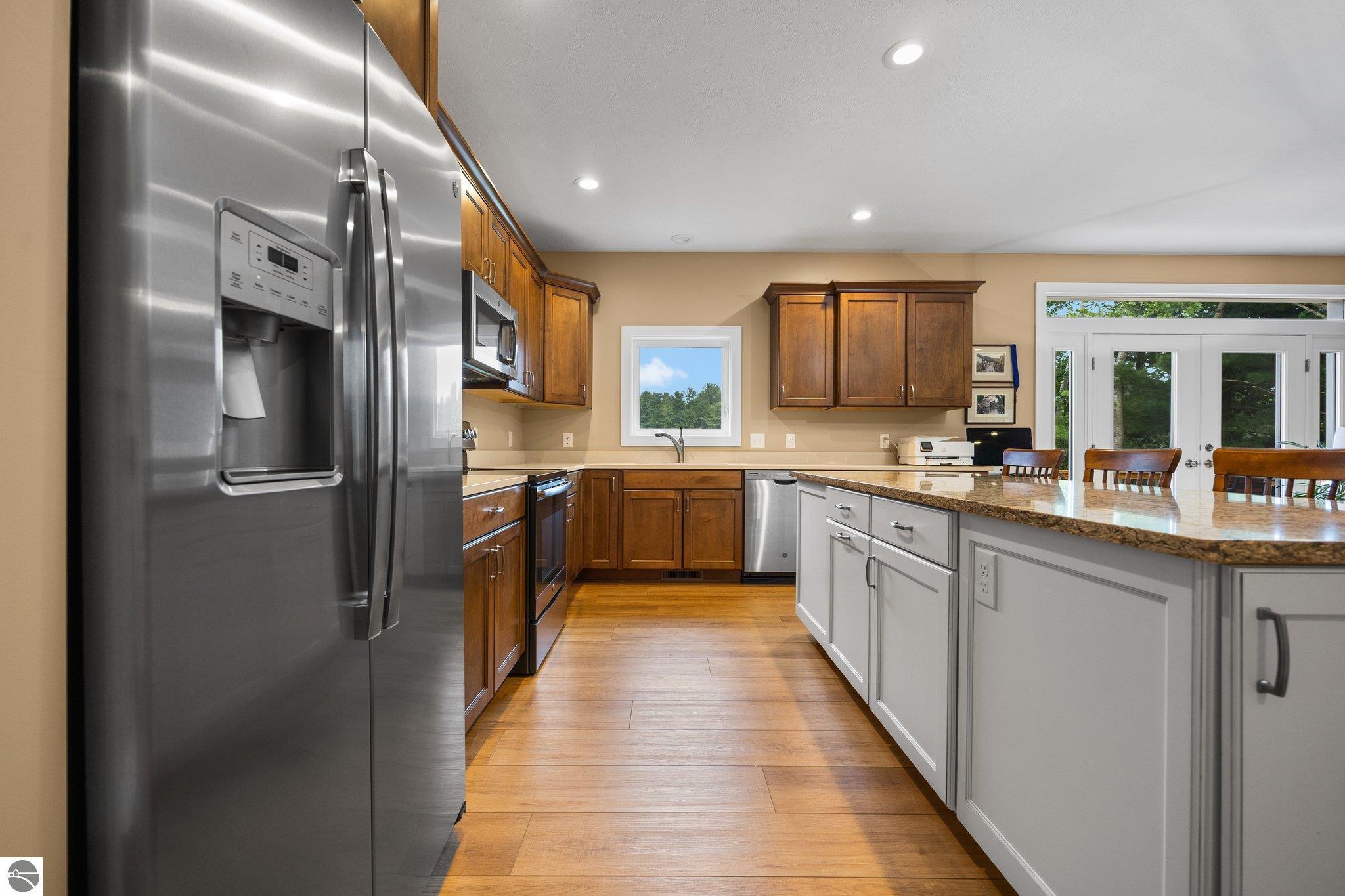 516 Gitchegumee Drive