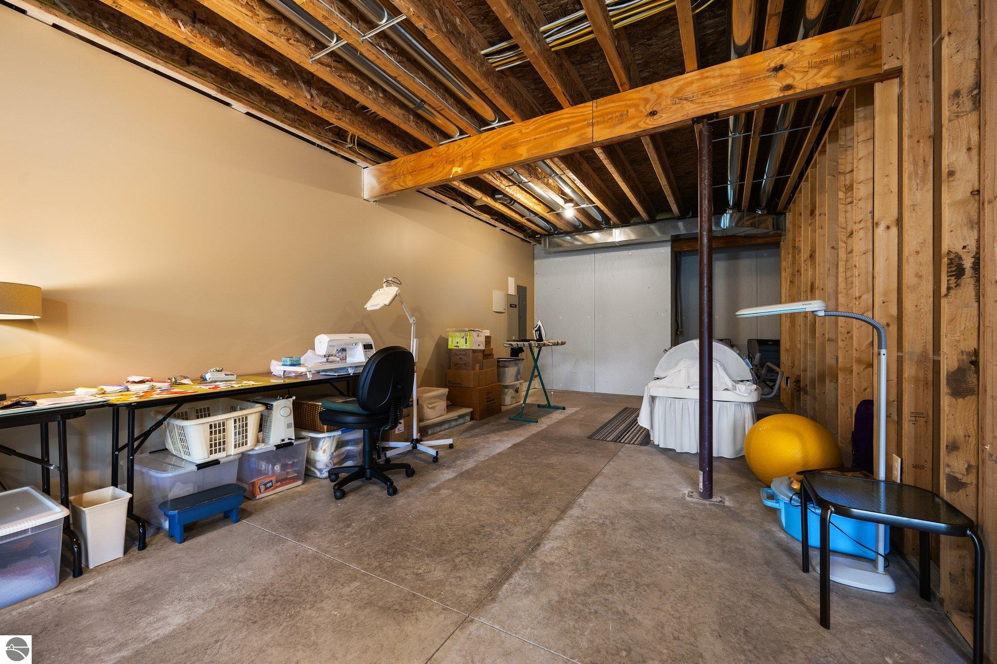 516 Gitchegumee Drive