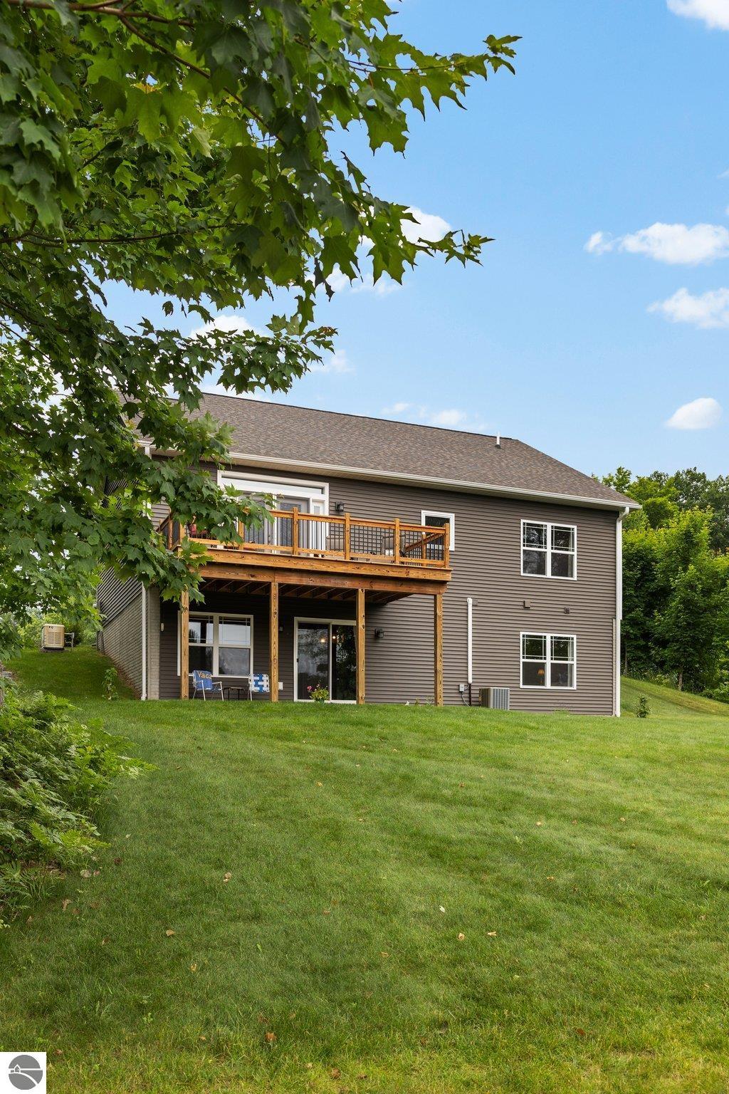 516 Gitchegumee Drive