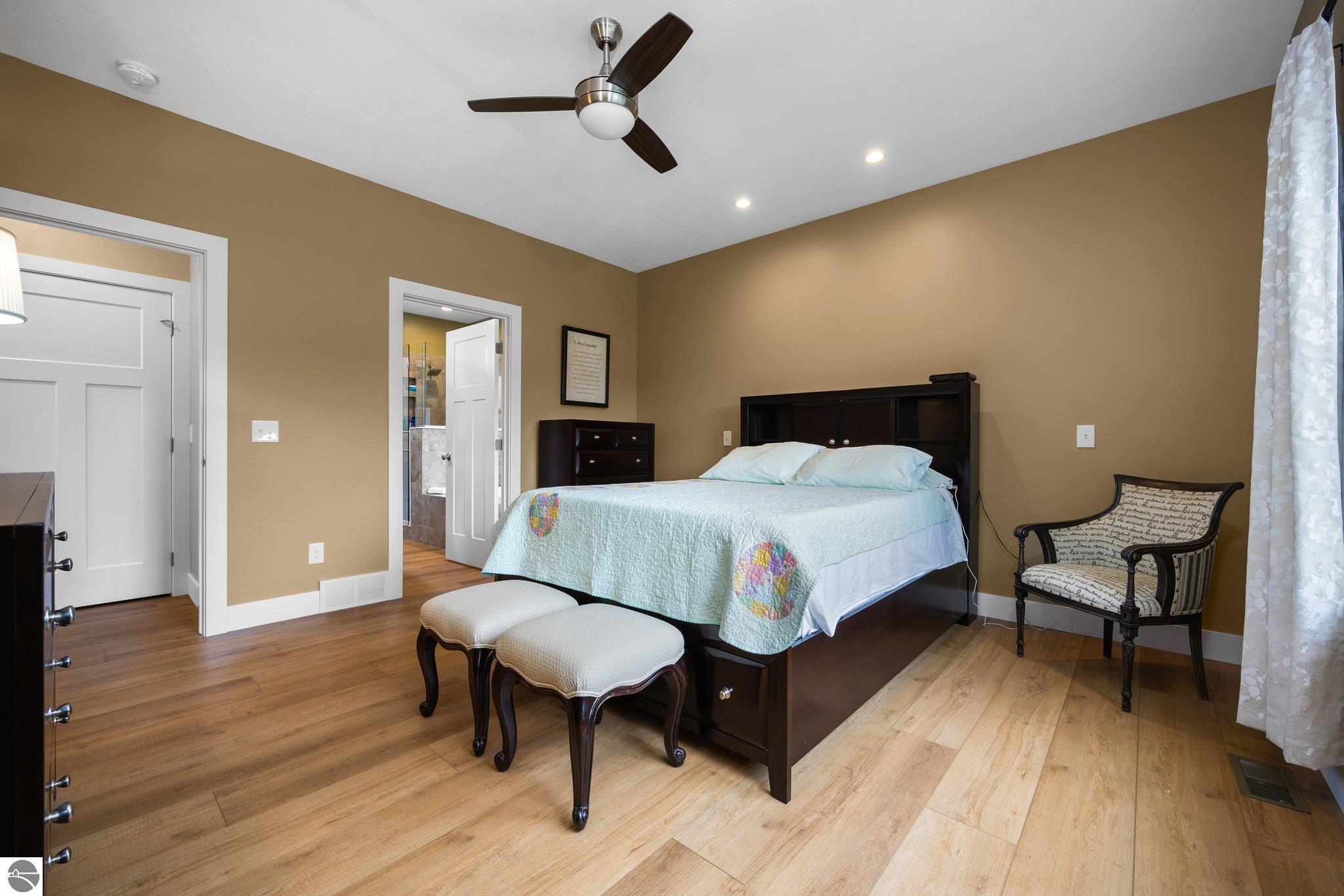 516 Gitchegumee Drive