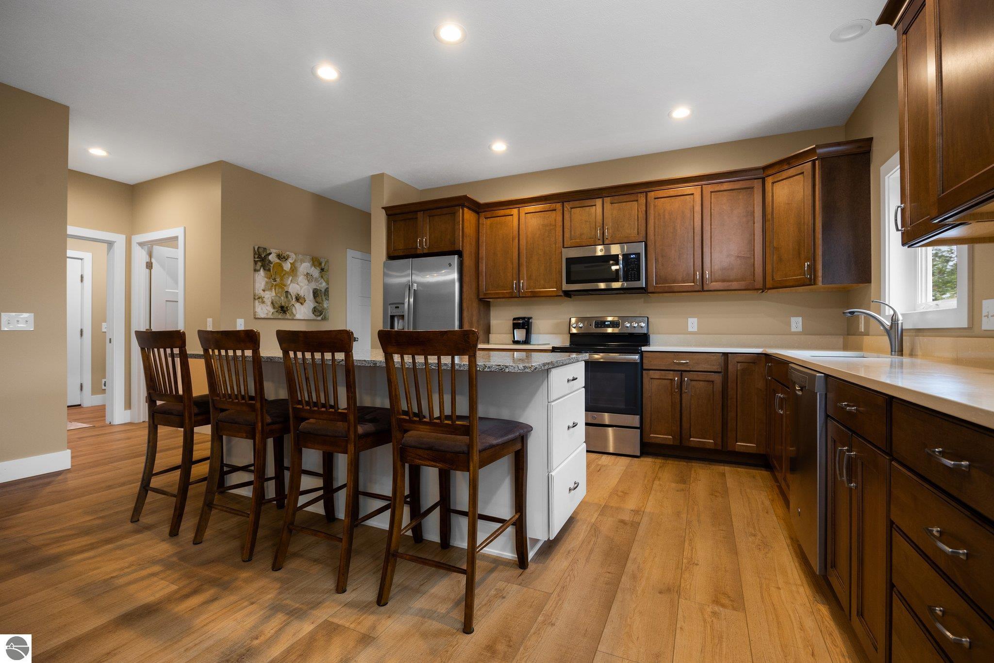 516 Gitchegumee Drive