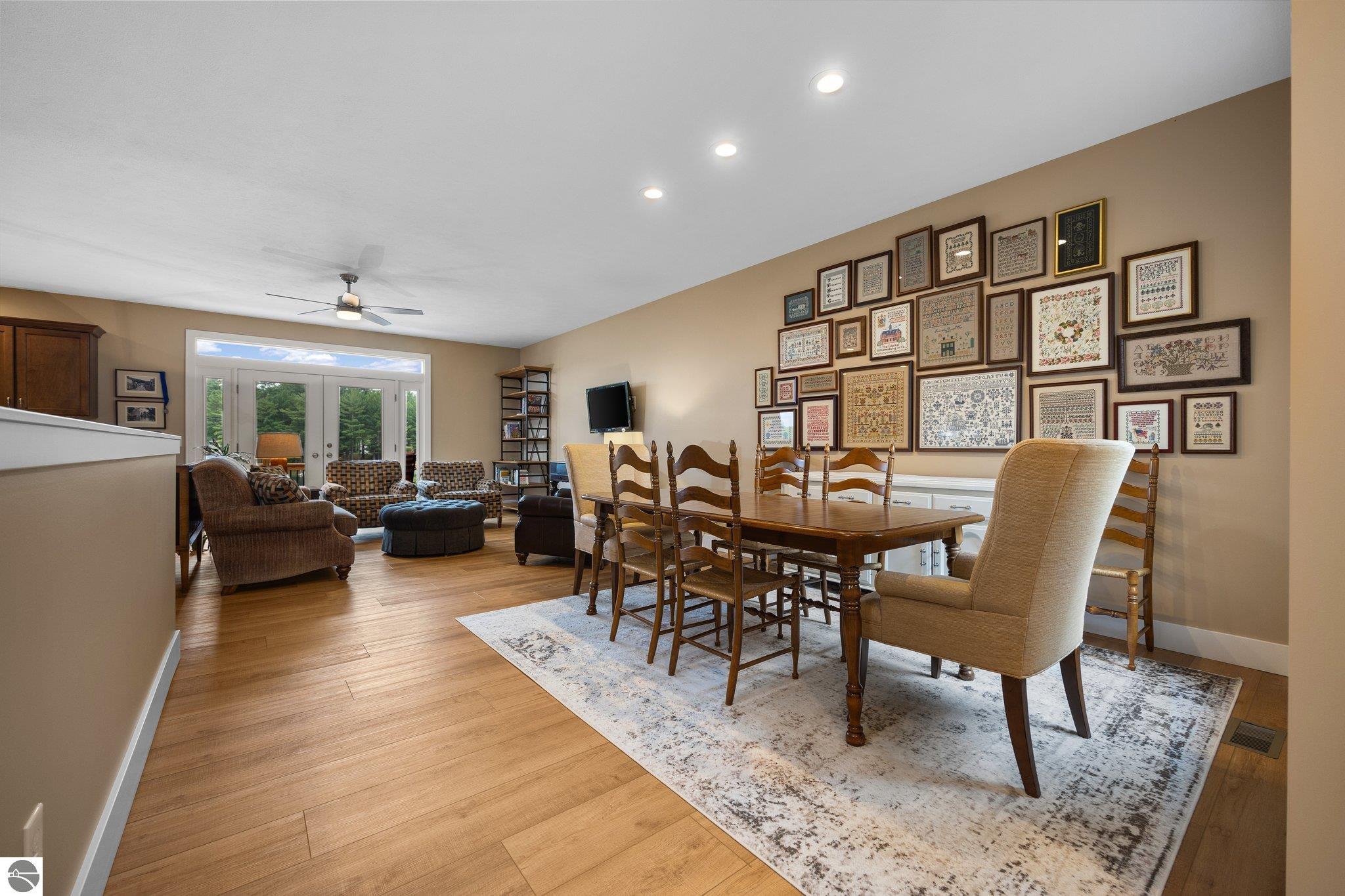 516 Gitchegumee Drive