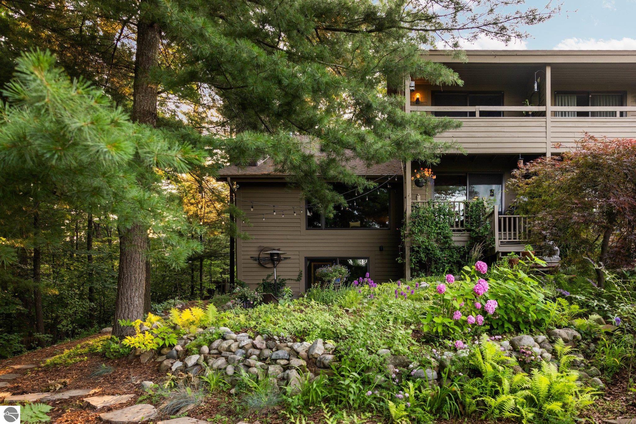 6269 Summit Court