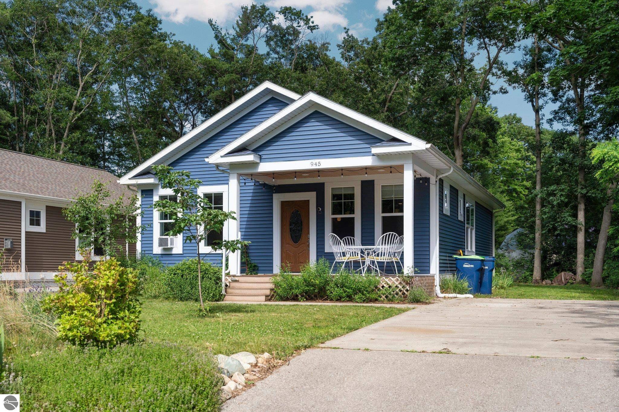 945 Barlow Street
