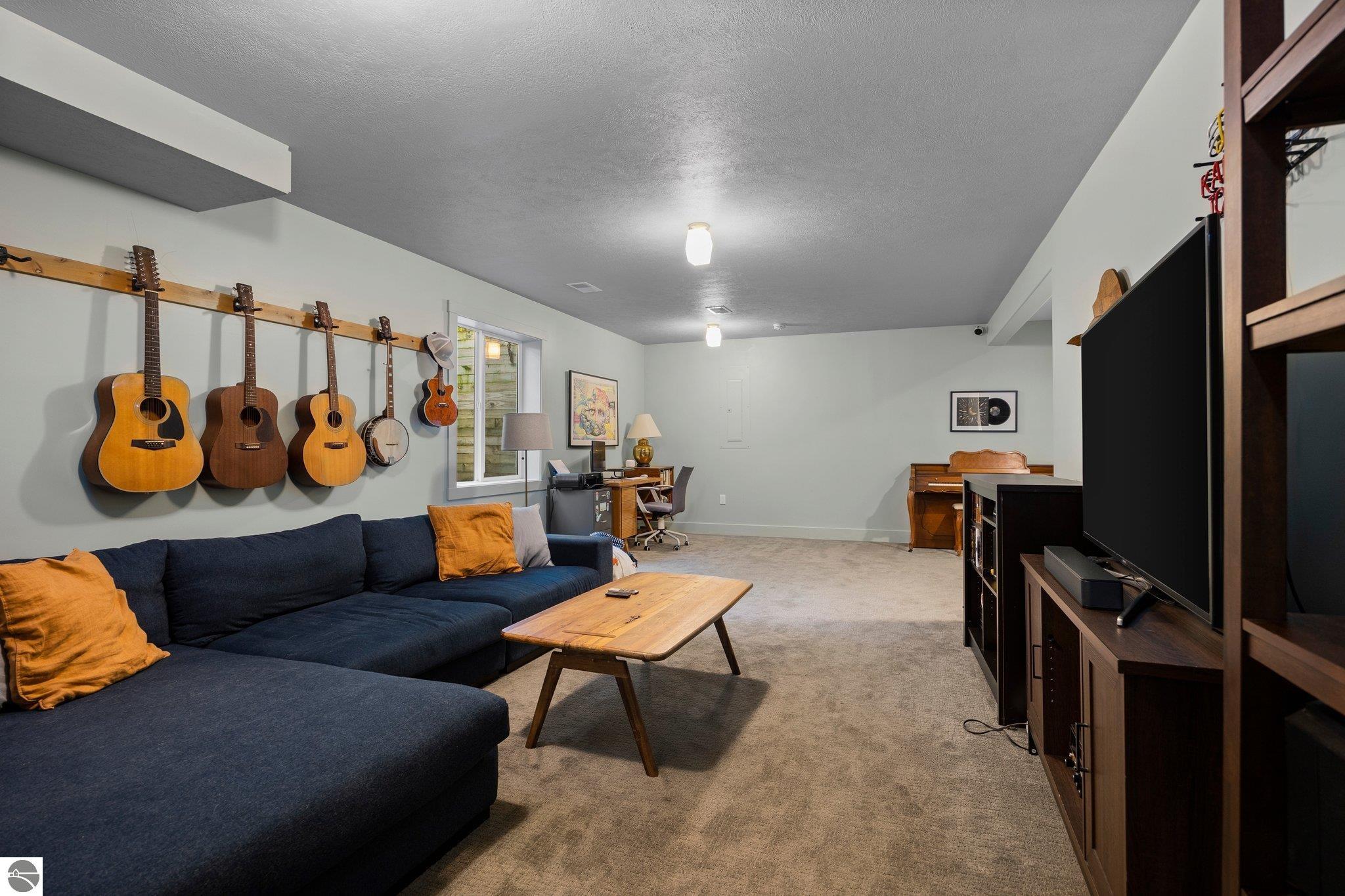945 Barlow Street