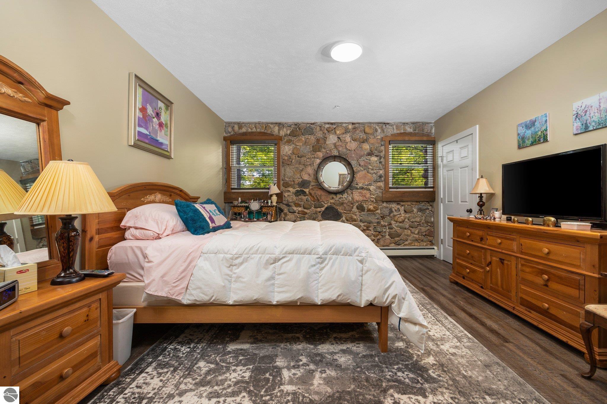 513 N Saint Marys Street # 4