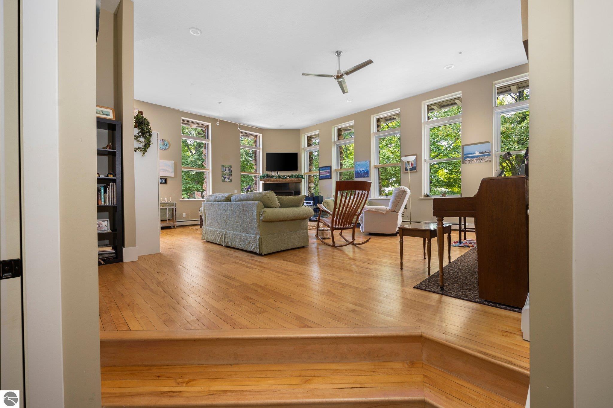 513 N Saint Marys Street # 4