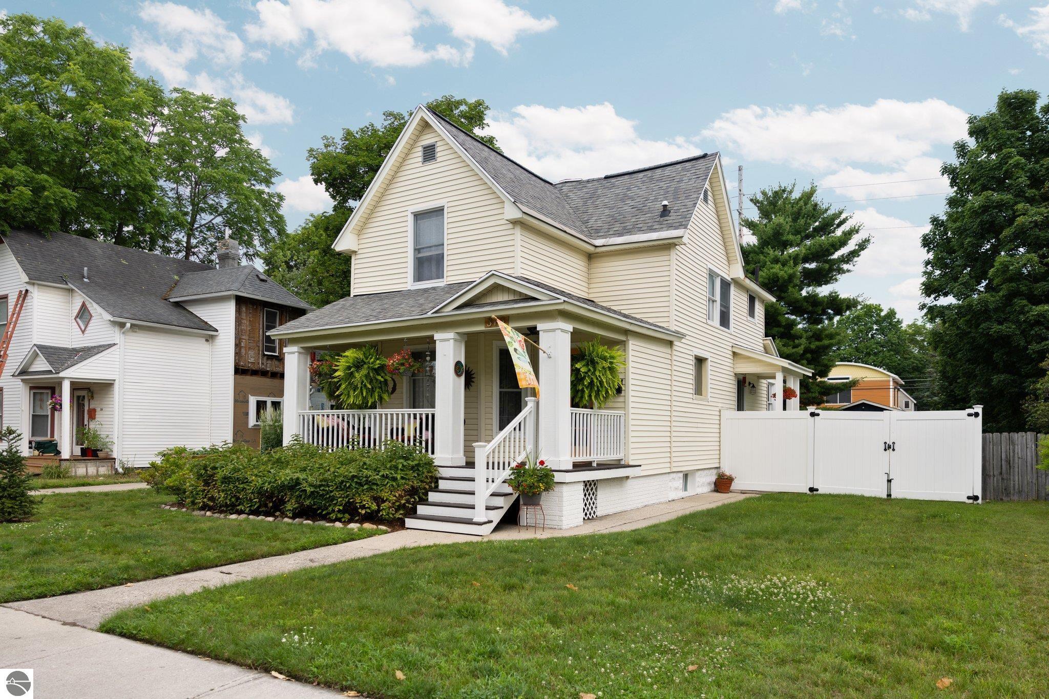 310 W Twelfth Street