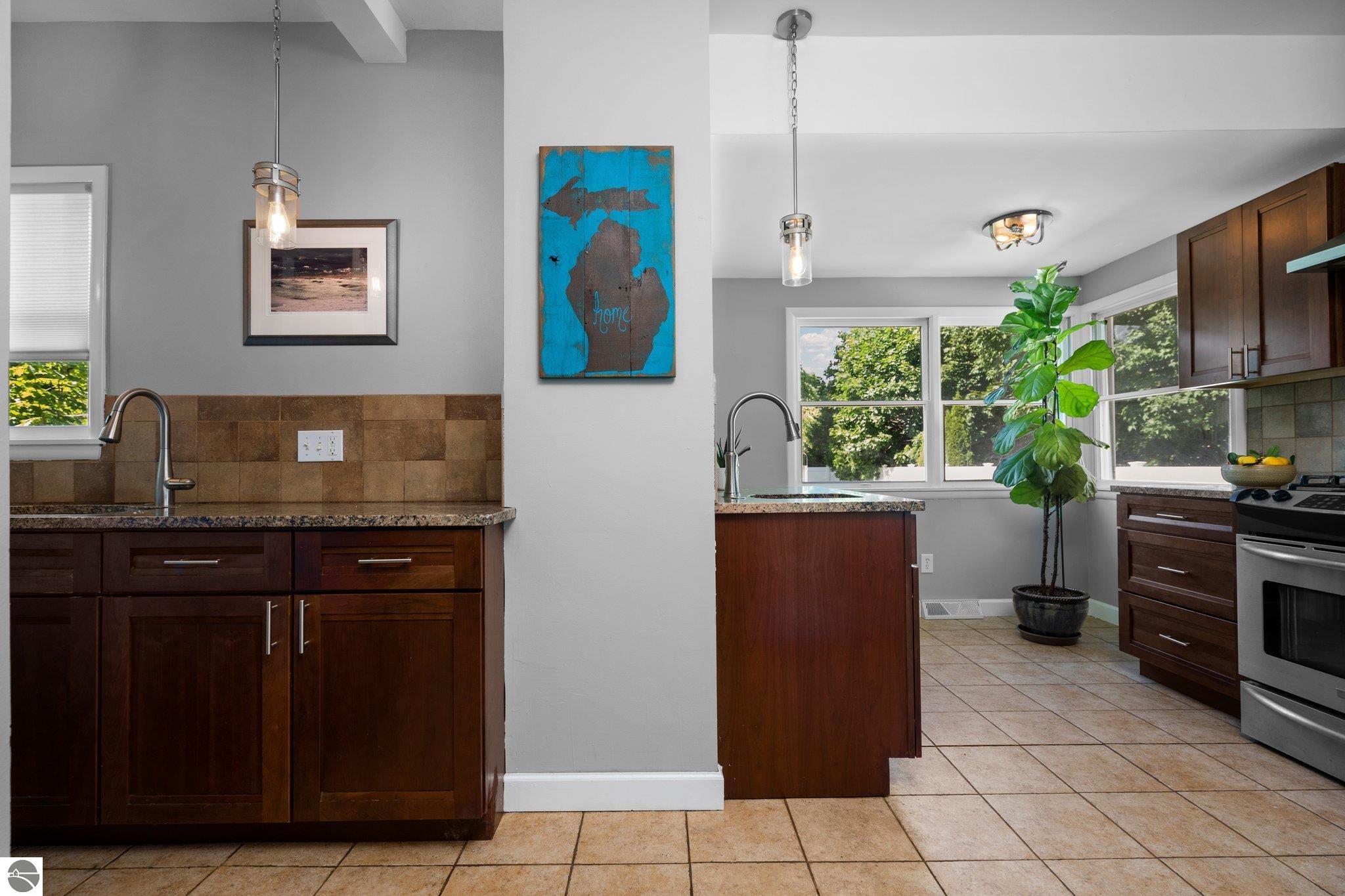 310 W Twelfth Street
