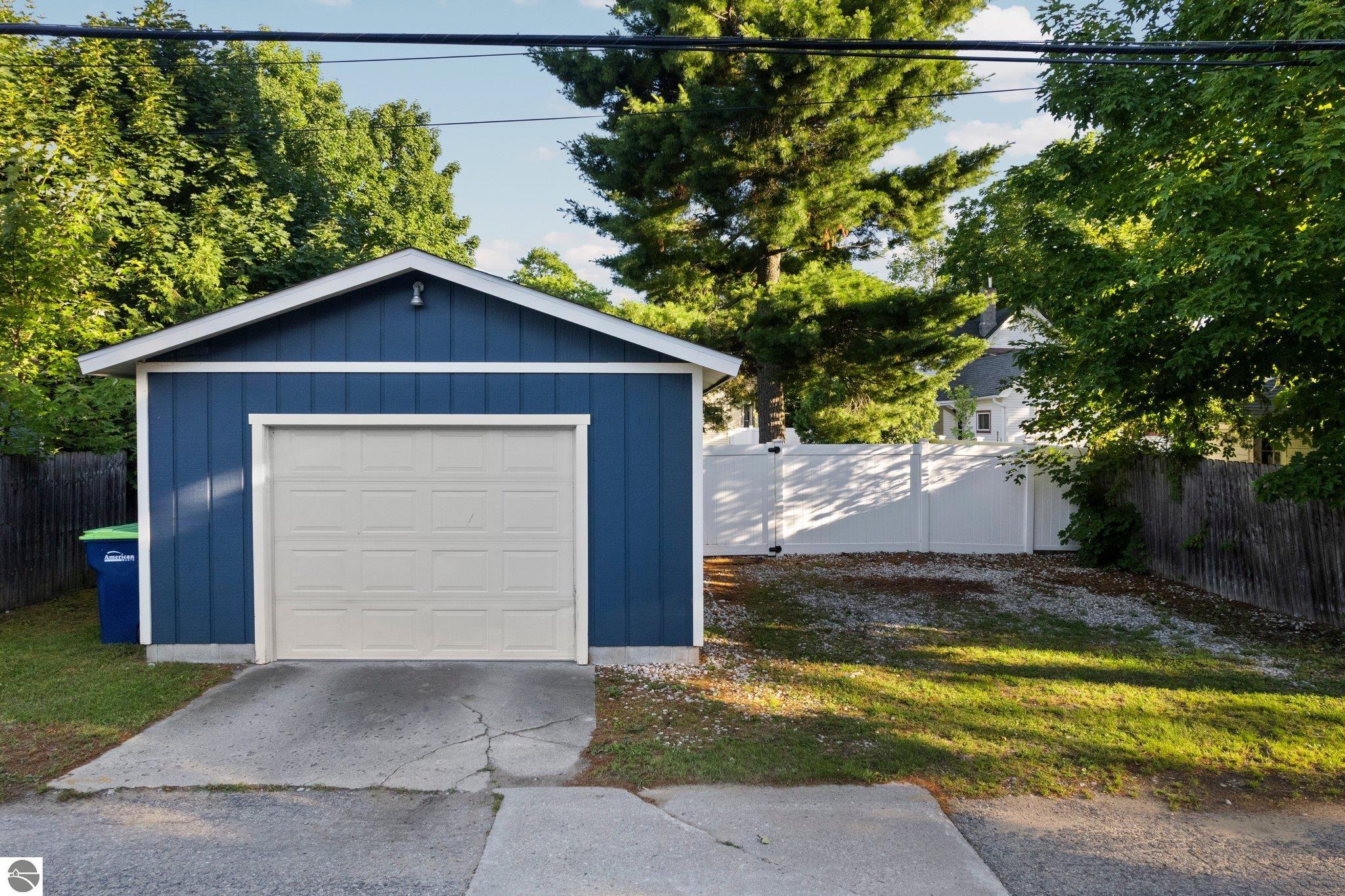 310 W Twelfth Street