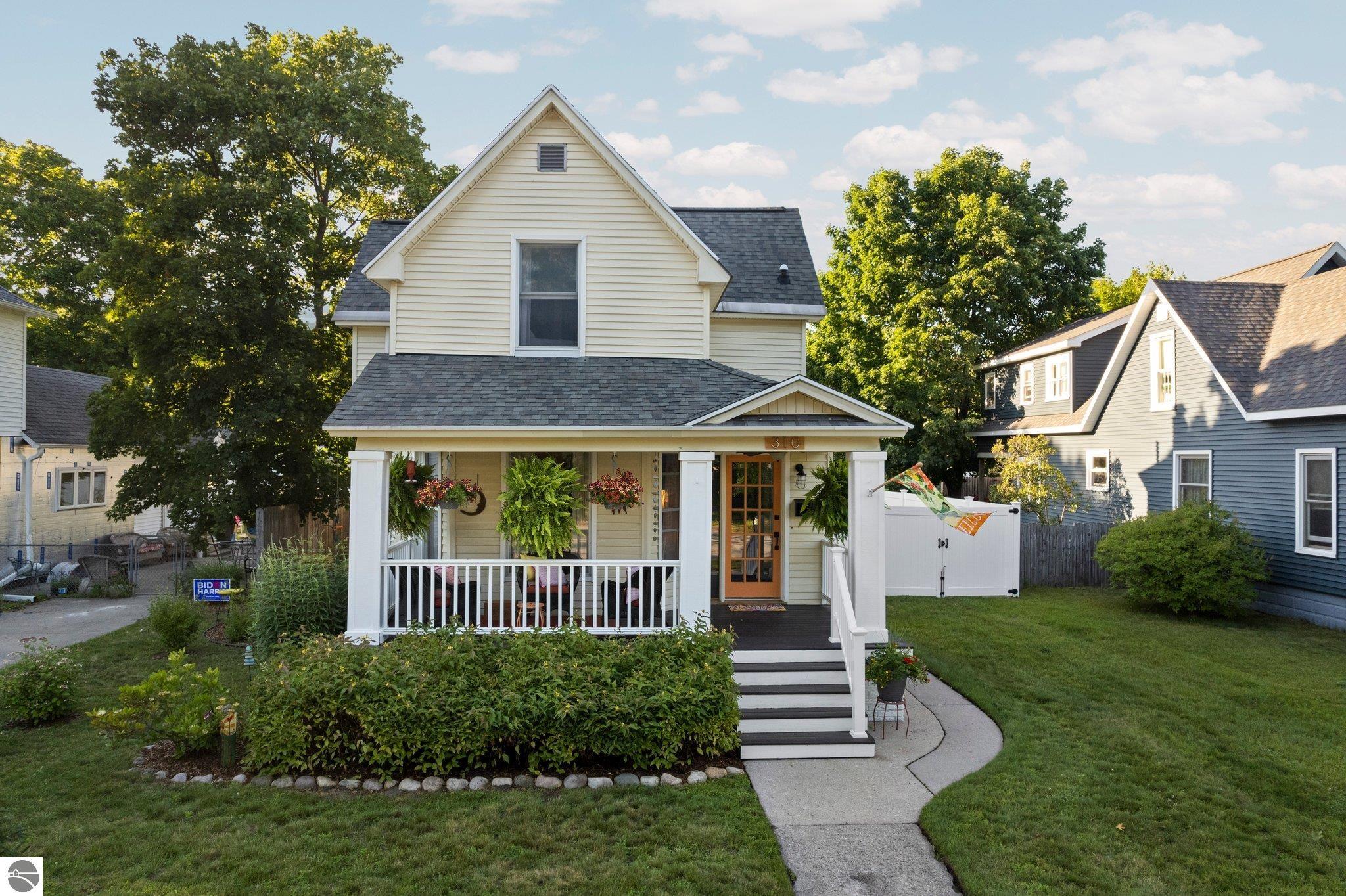 310 W Twelfth Street
