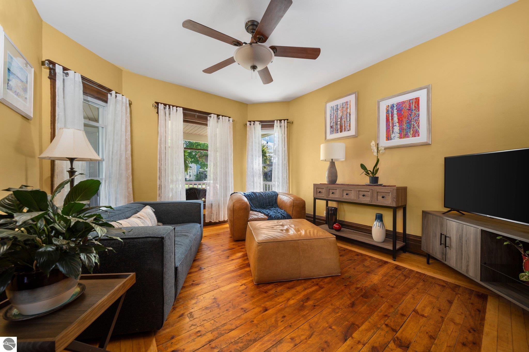 310 W Twelfth Street