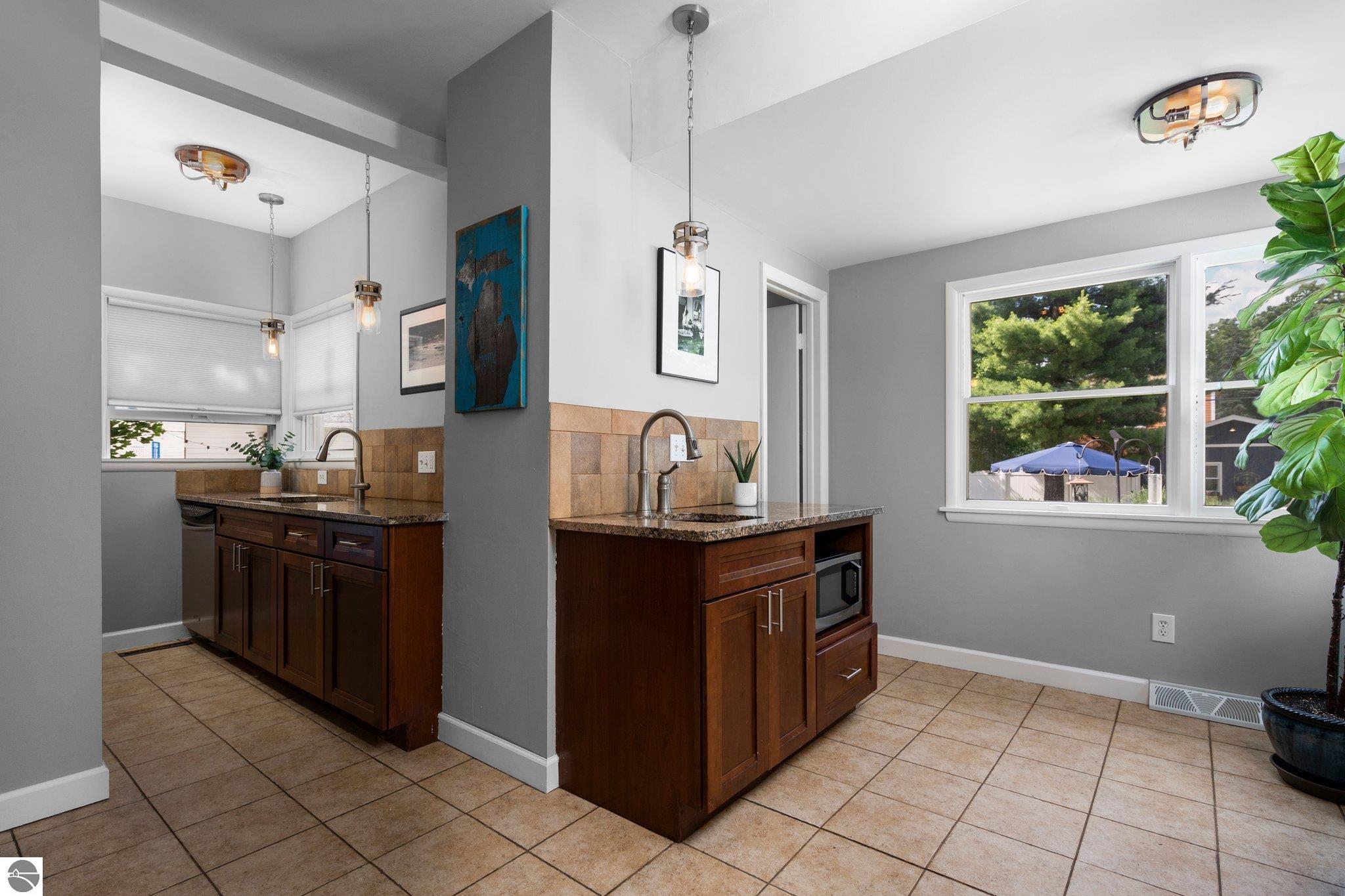 310 W Twelfth Street