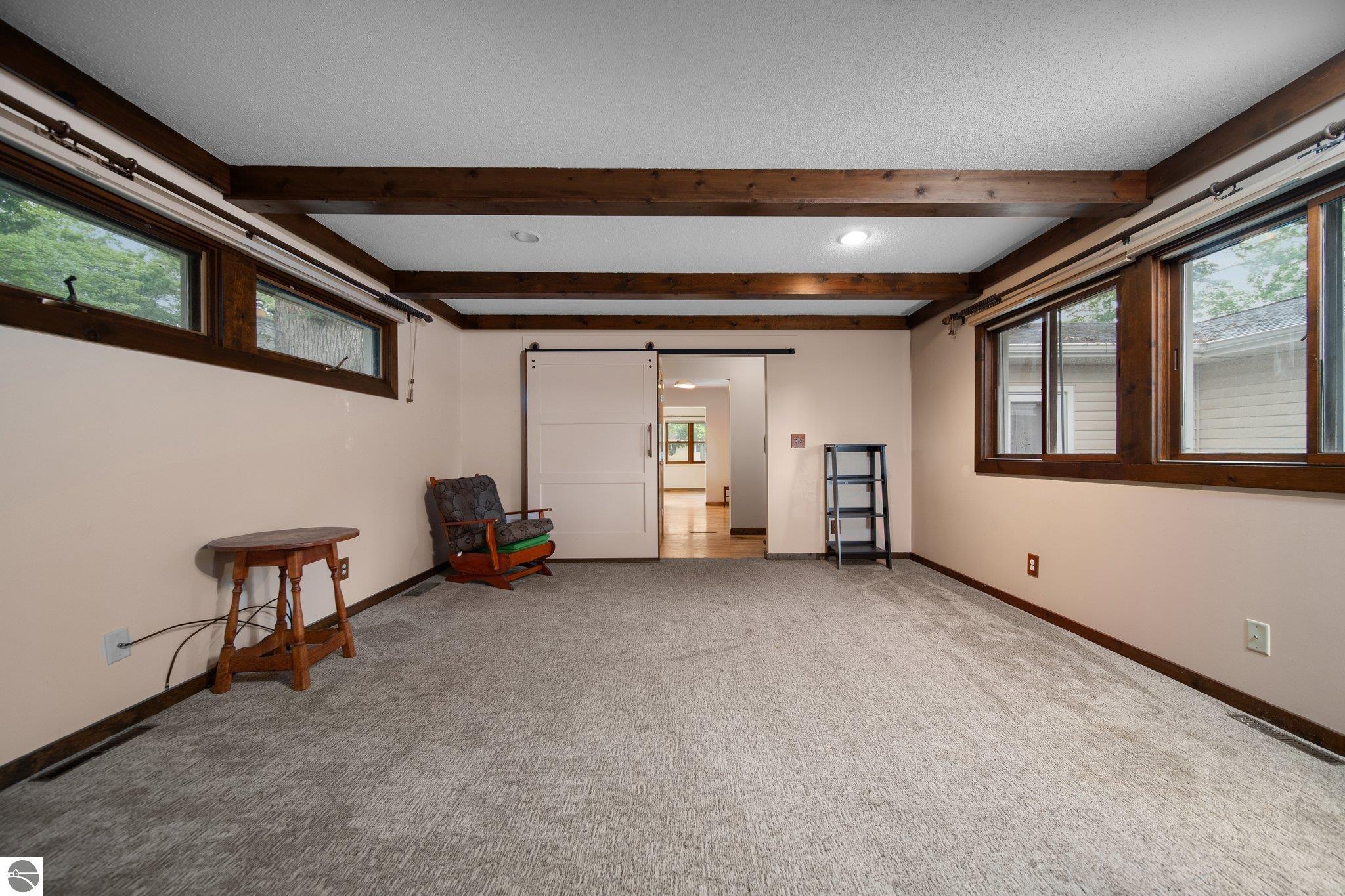 1221 Arbutus Court