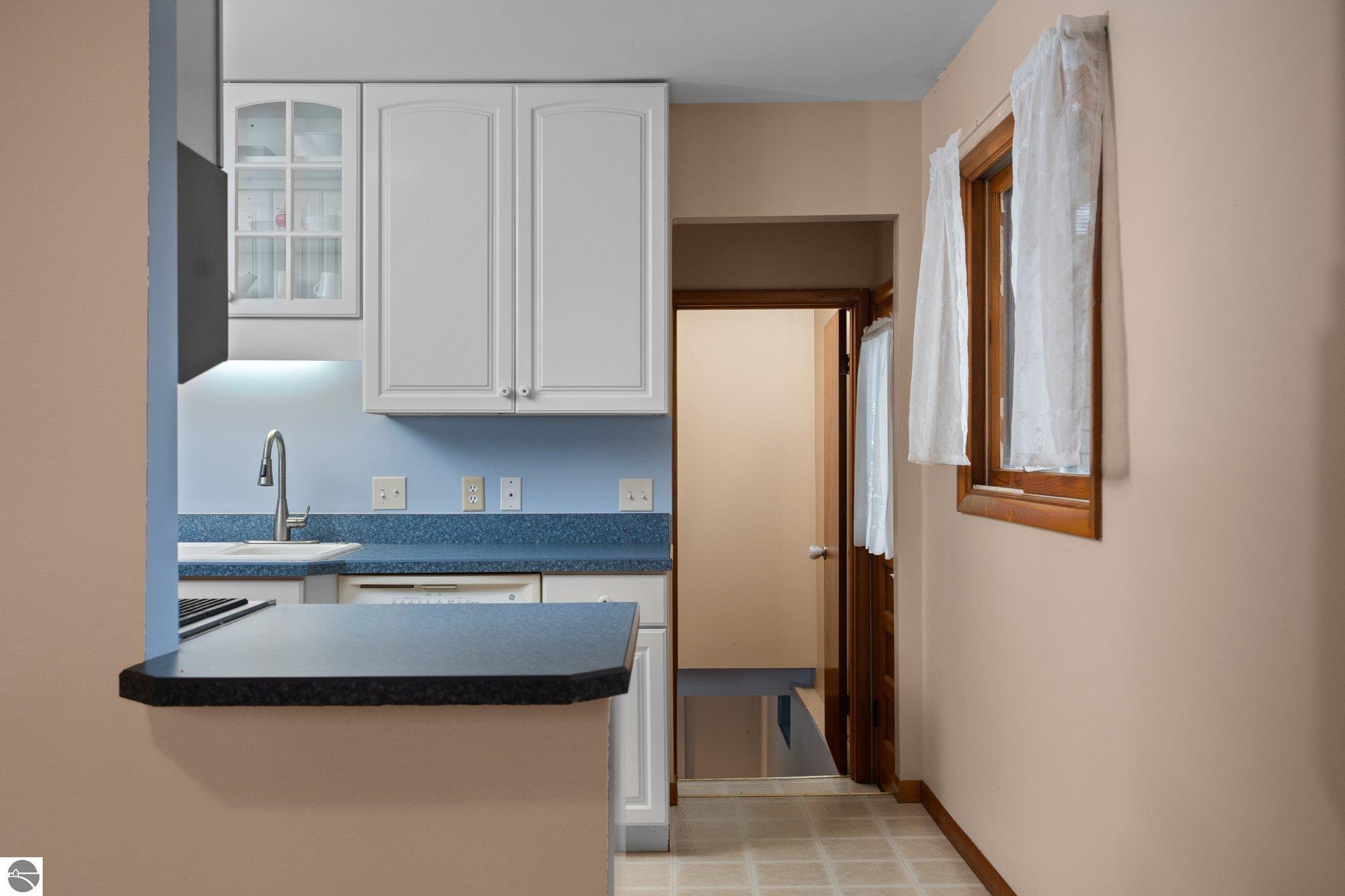 1221 Arbutus Court