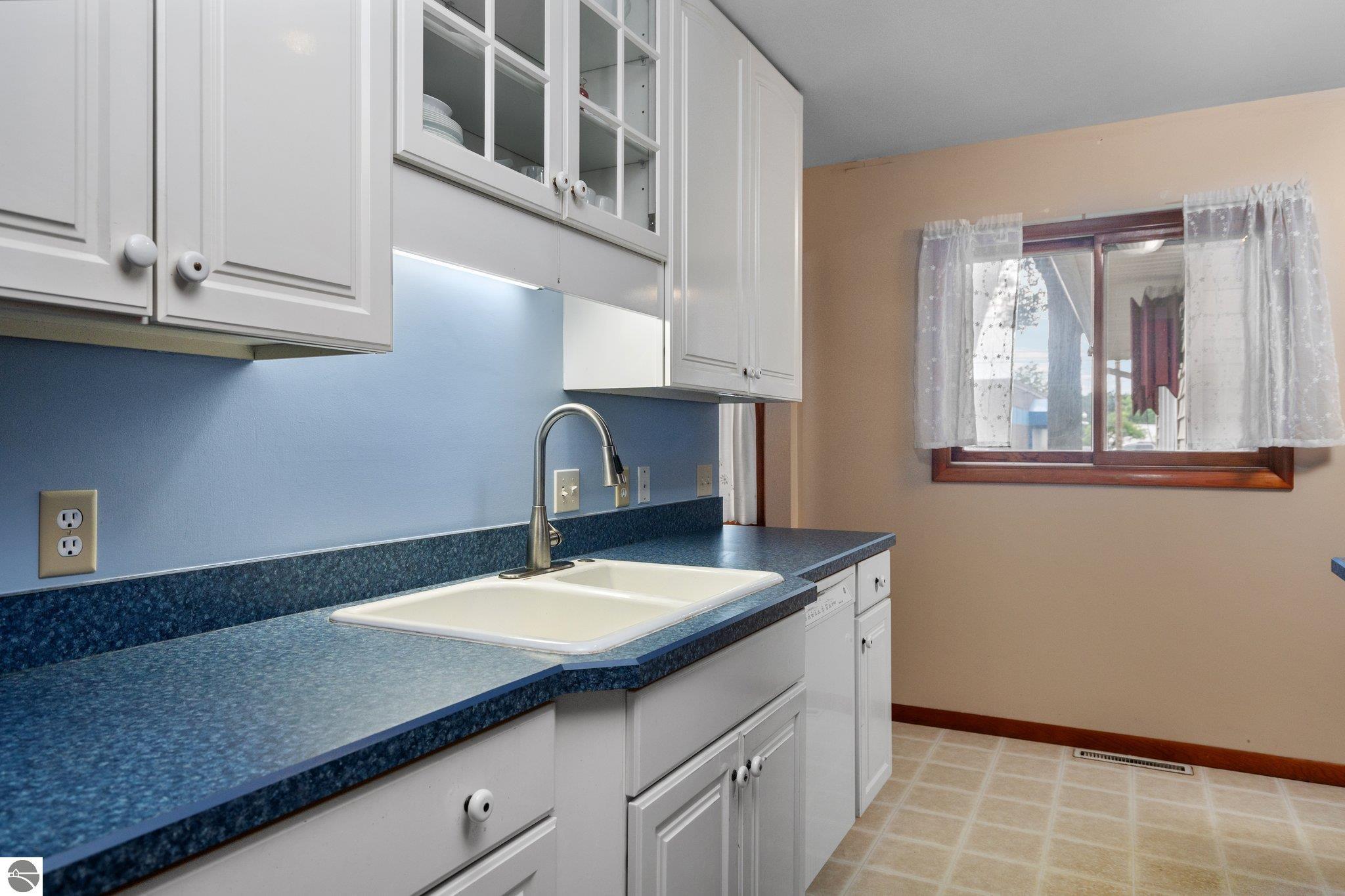 1221 Arbutus Court