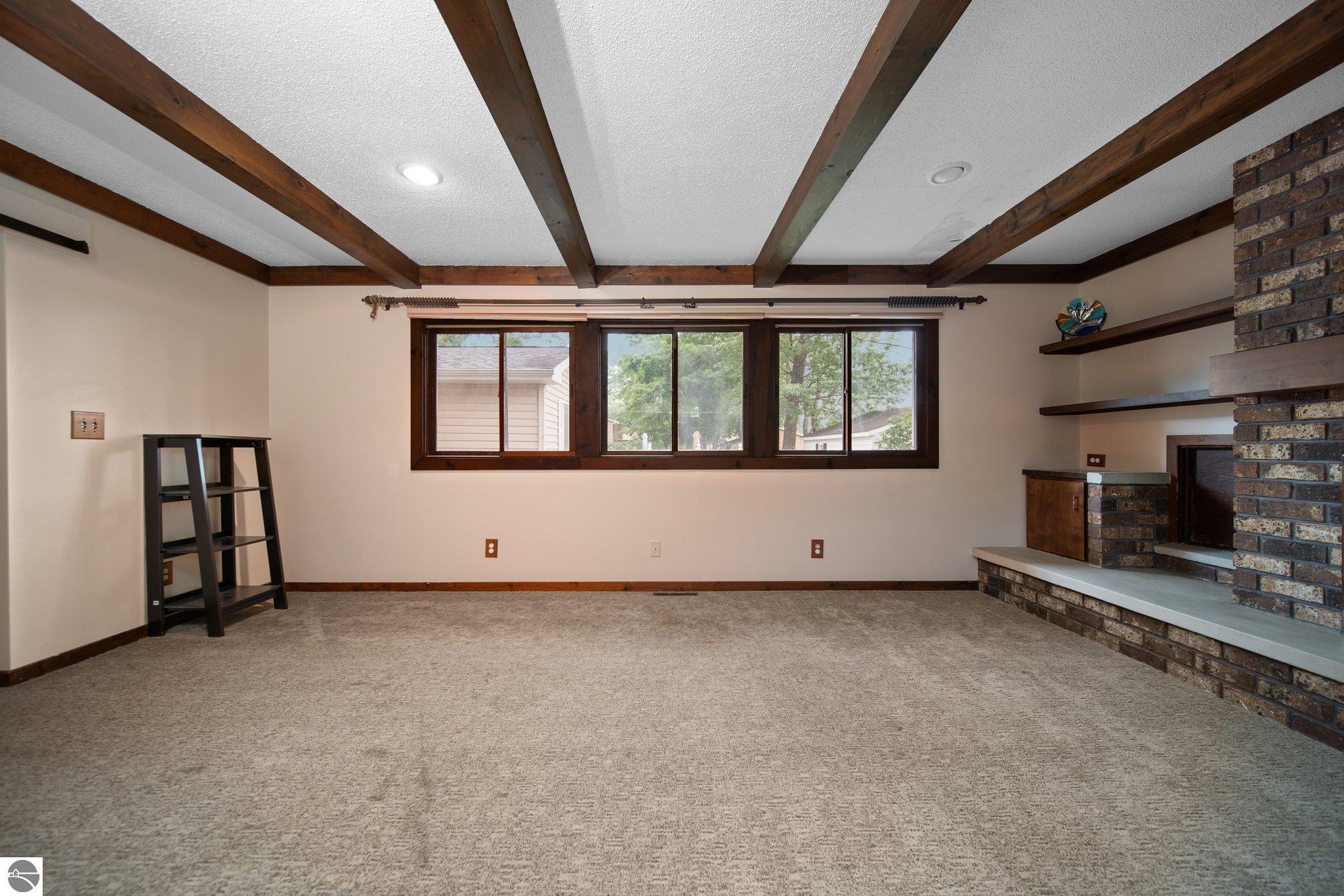 1221 Arbutus Court
