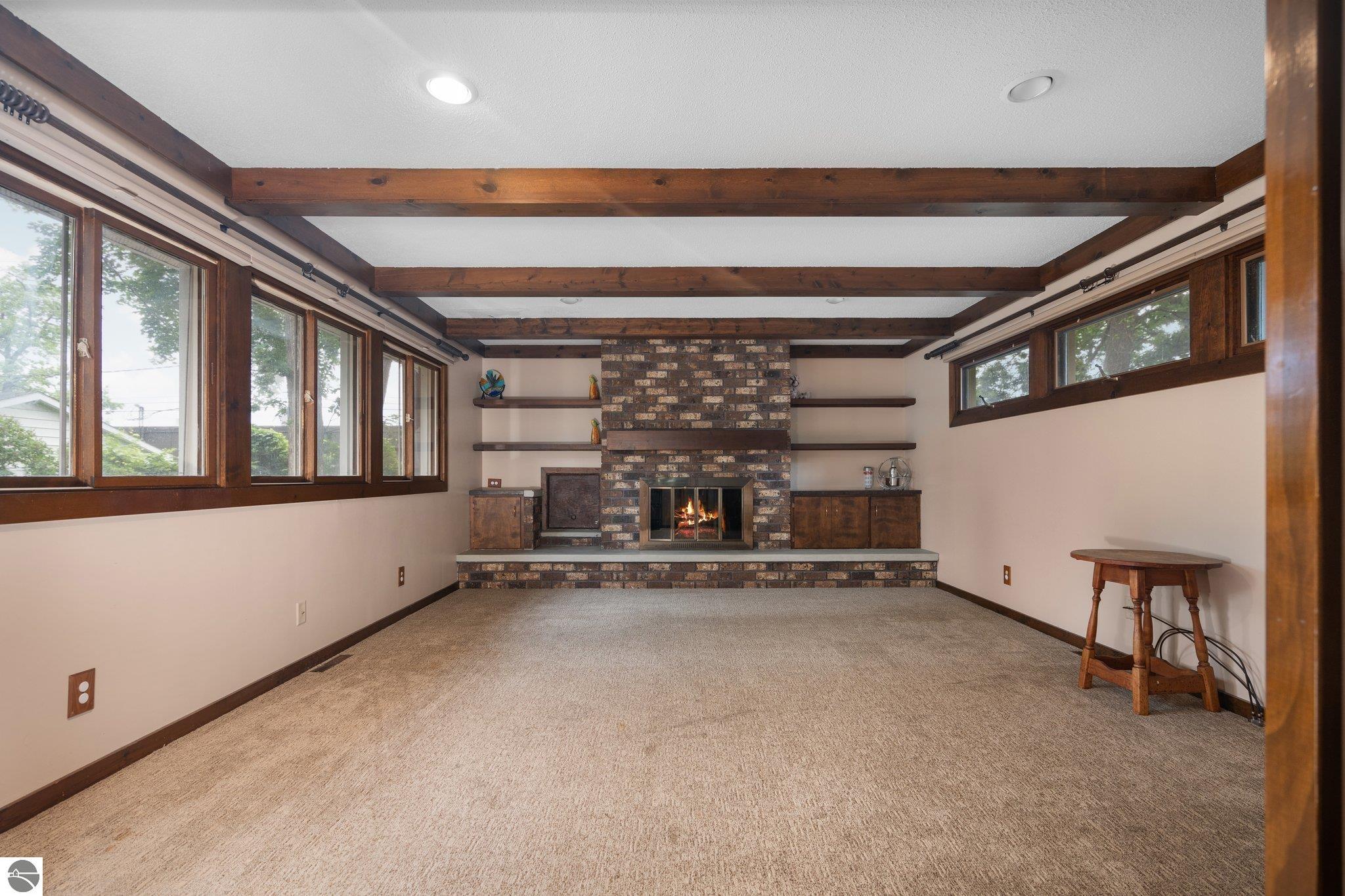 1221 Arbutus Court