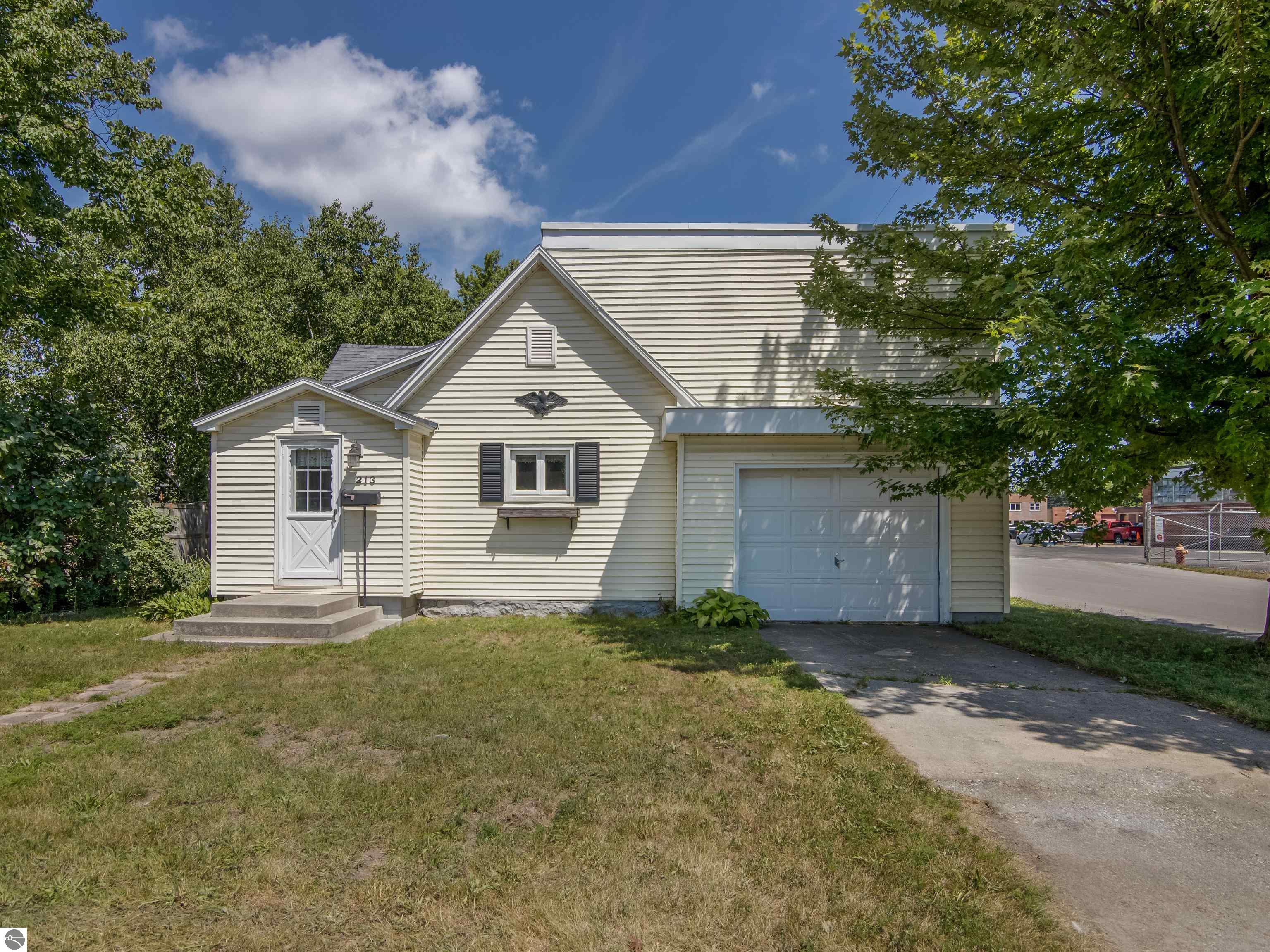 213 E Thirteenth Street