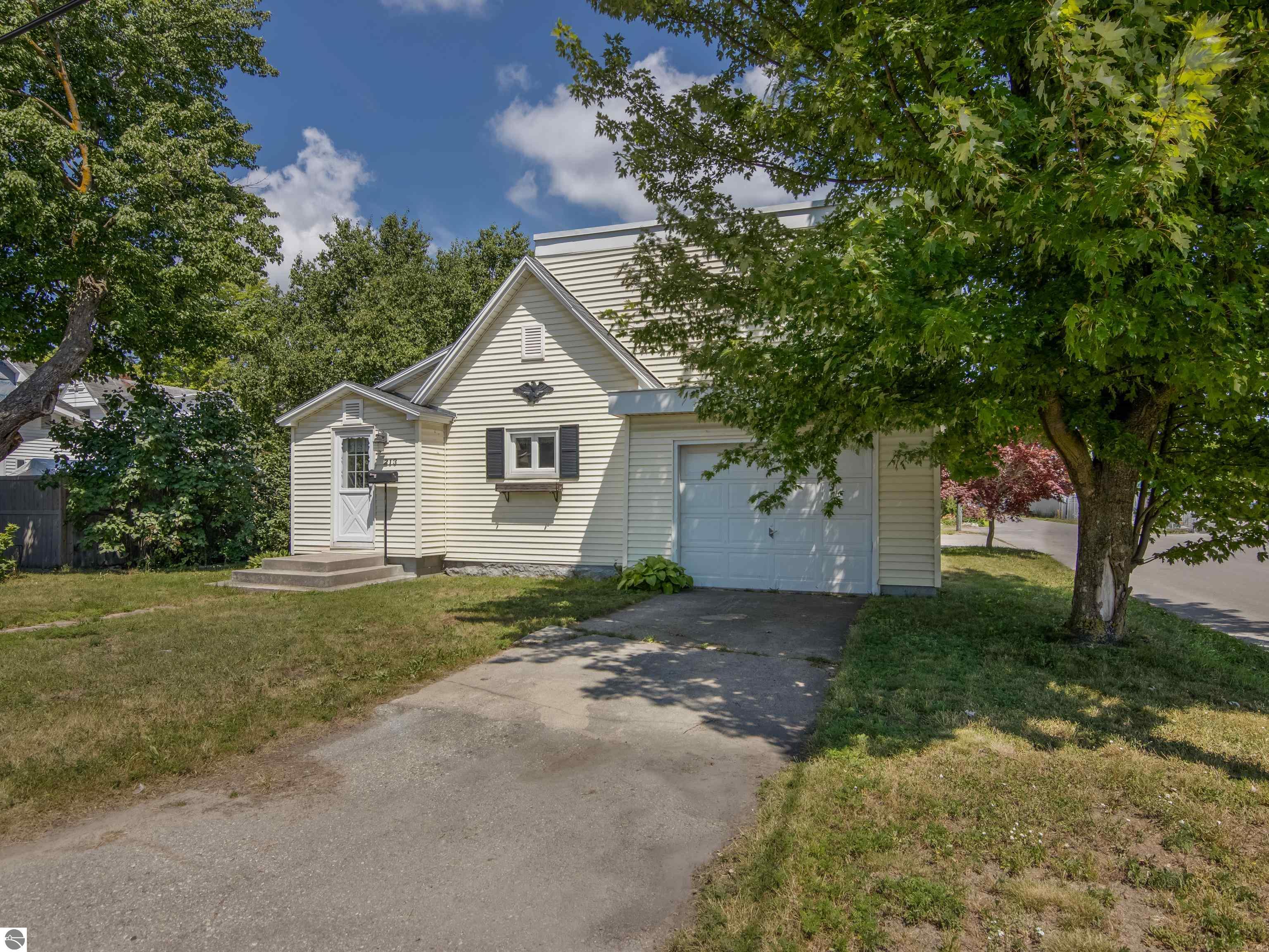 213 E Thirteenth Street