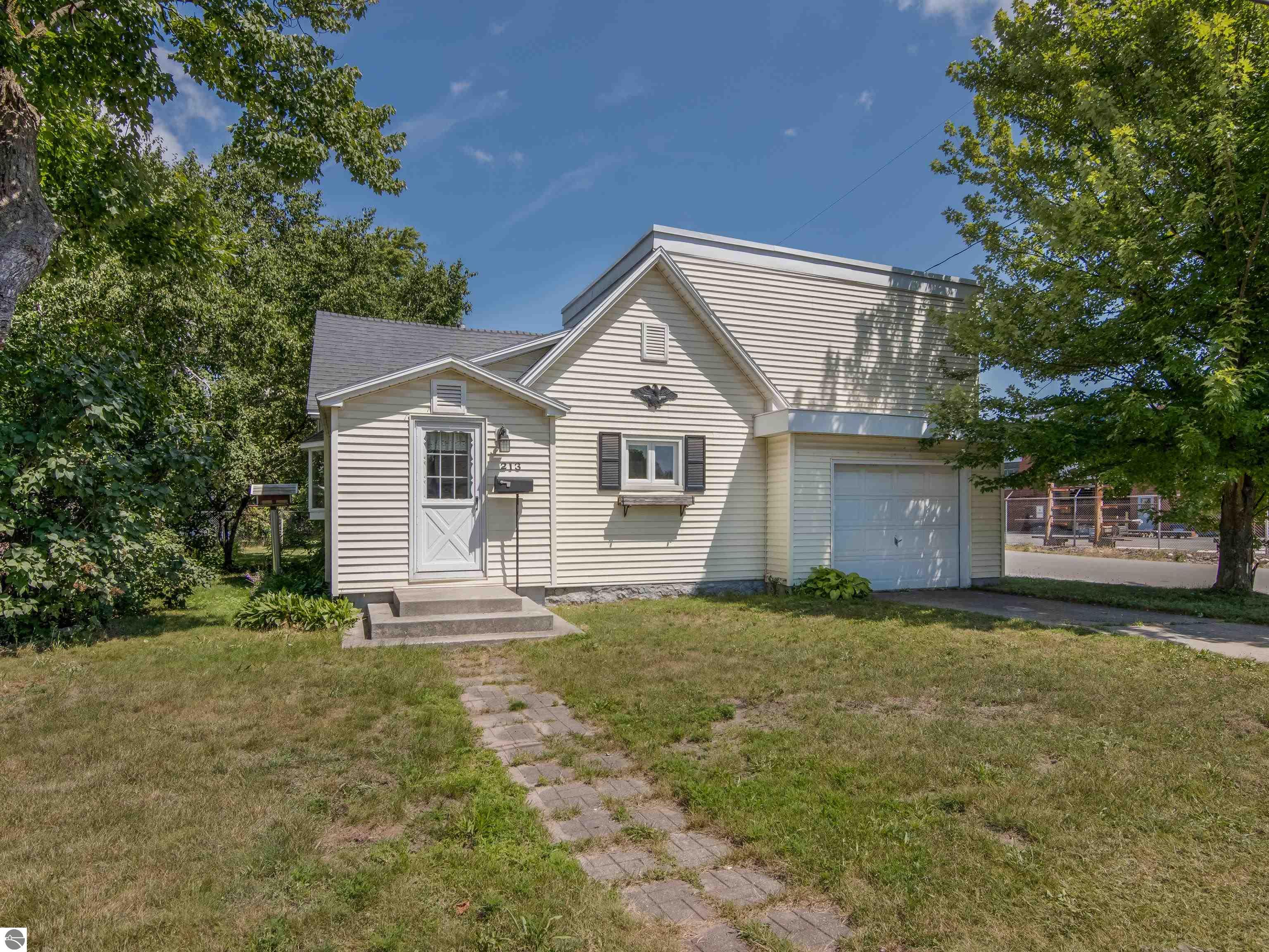 213 E Thirteenth Street