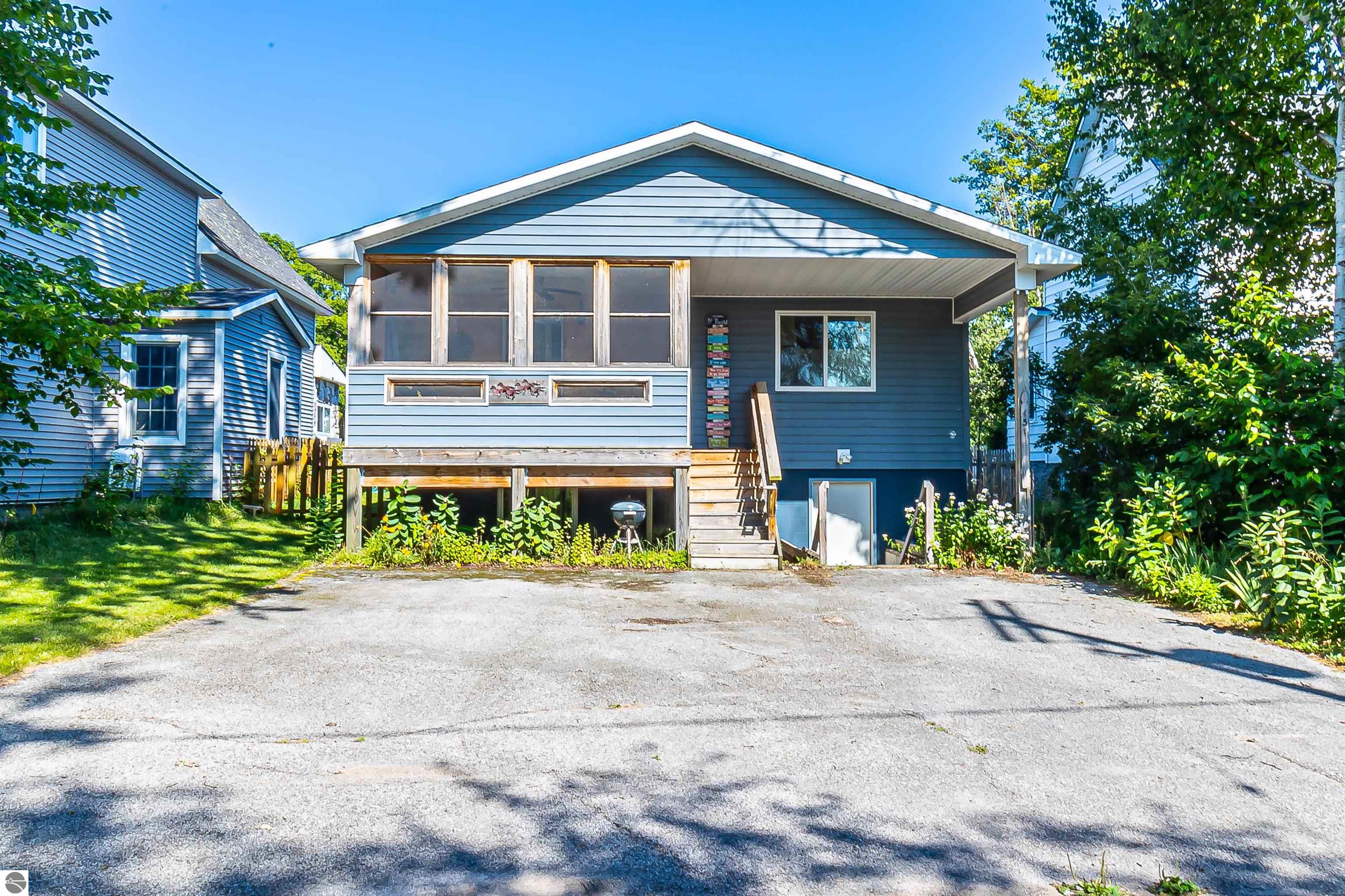 131 S Benzie Boulevard